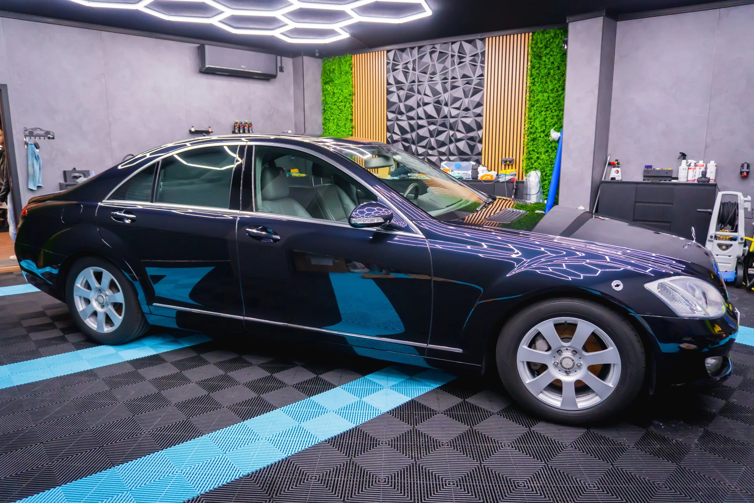 Mercedes-Benz S 350 страничен кадър след обработките