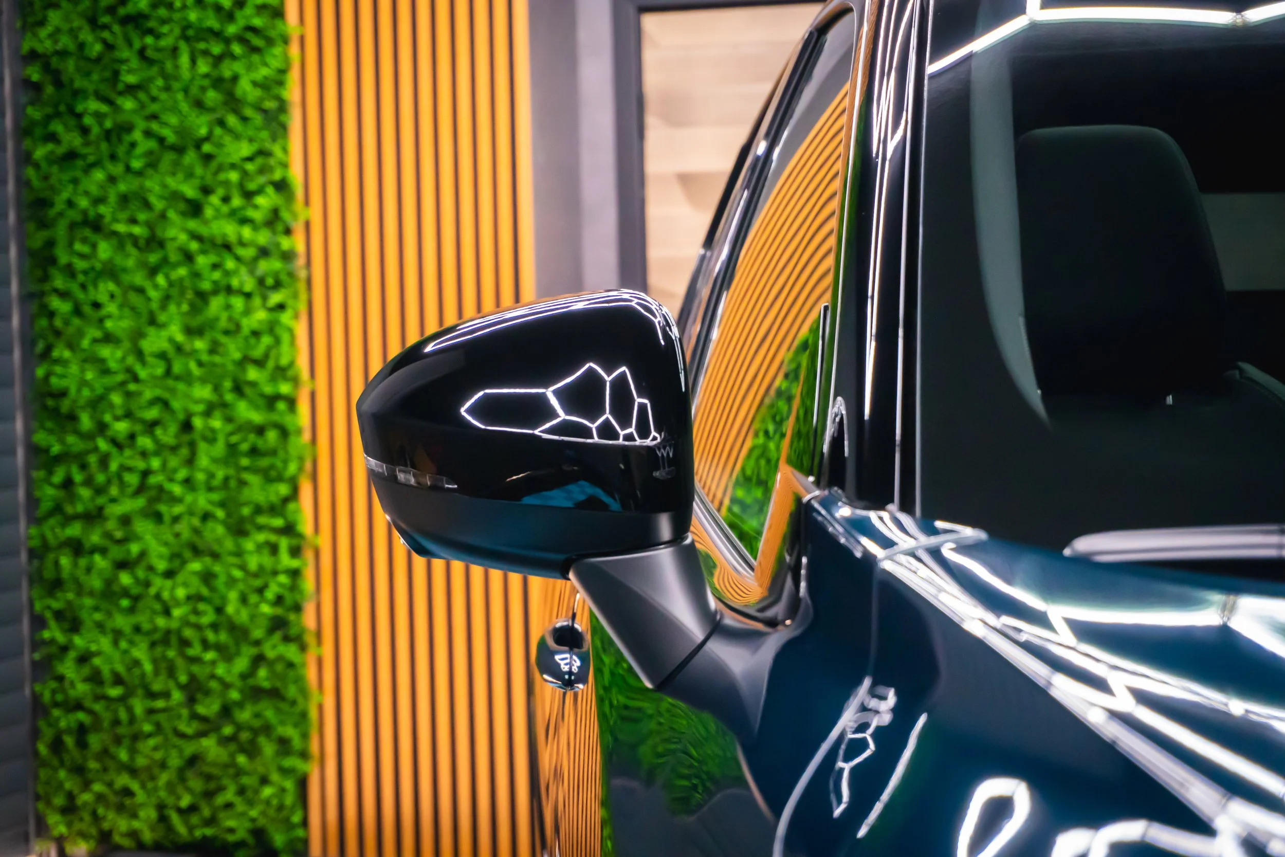 Странично огледало на Nissan Qashqai след външната защита