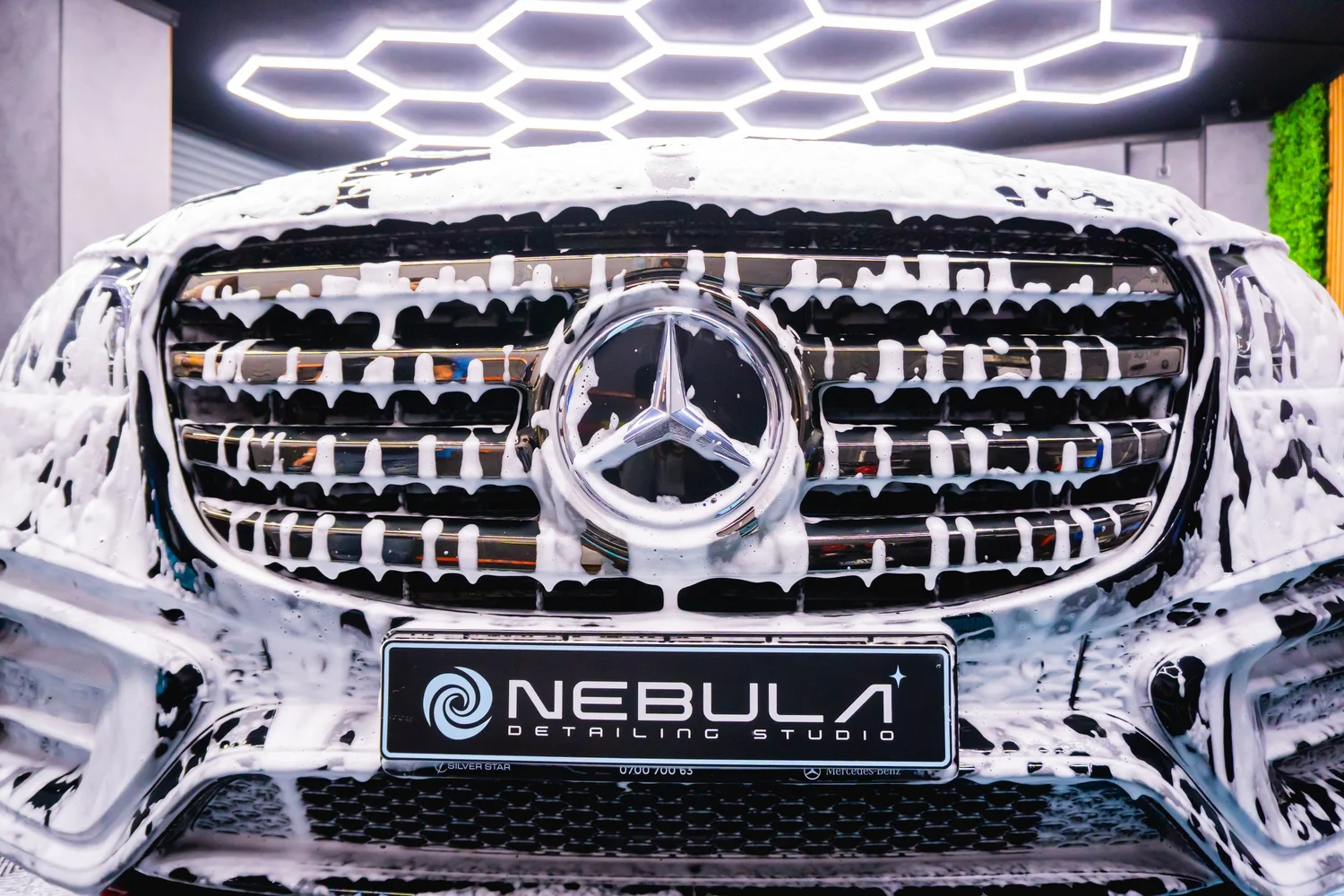 Mercedes-Benz GLS с активна пяна
