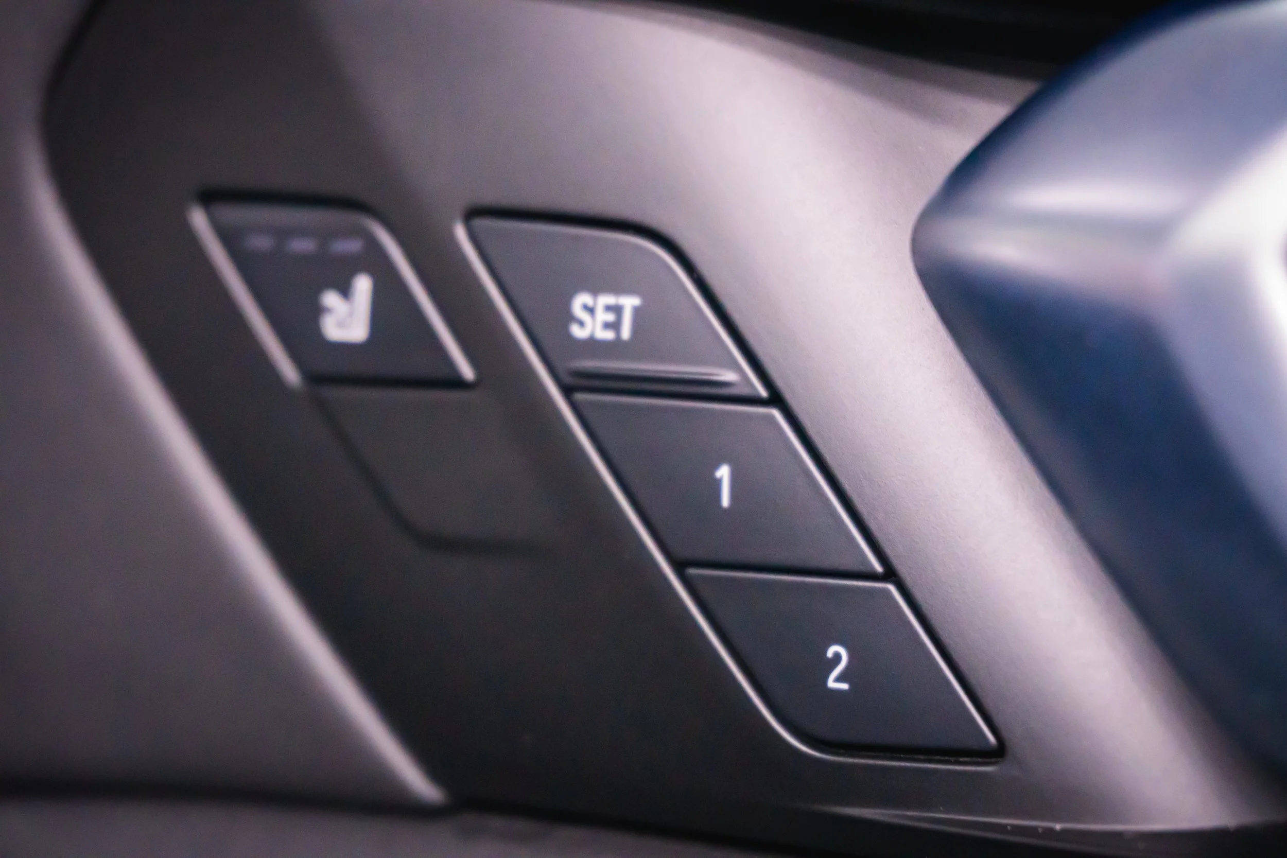 Бутони на седалка в BMW X5