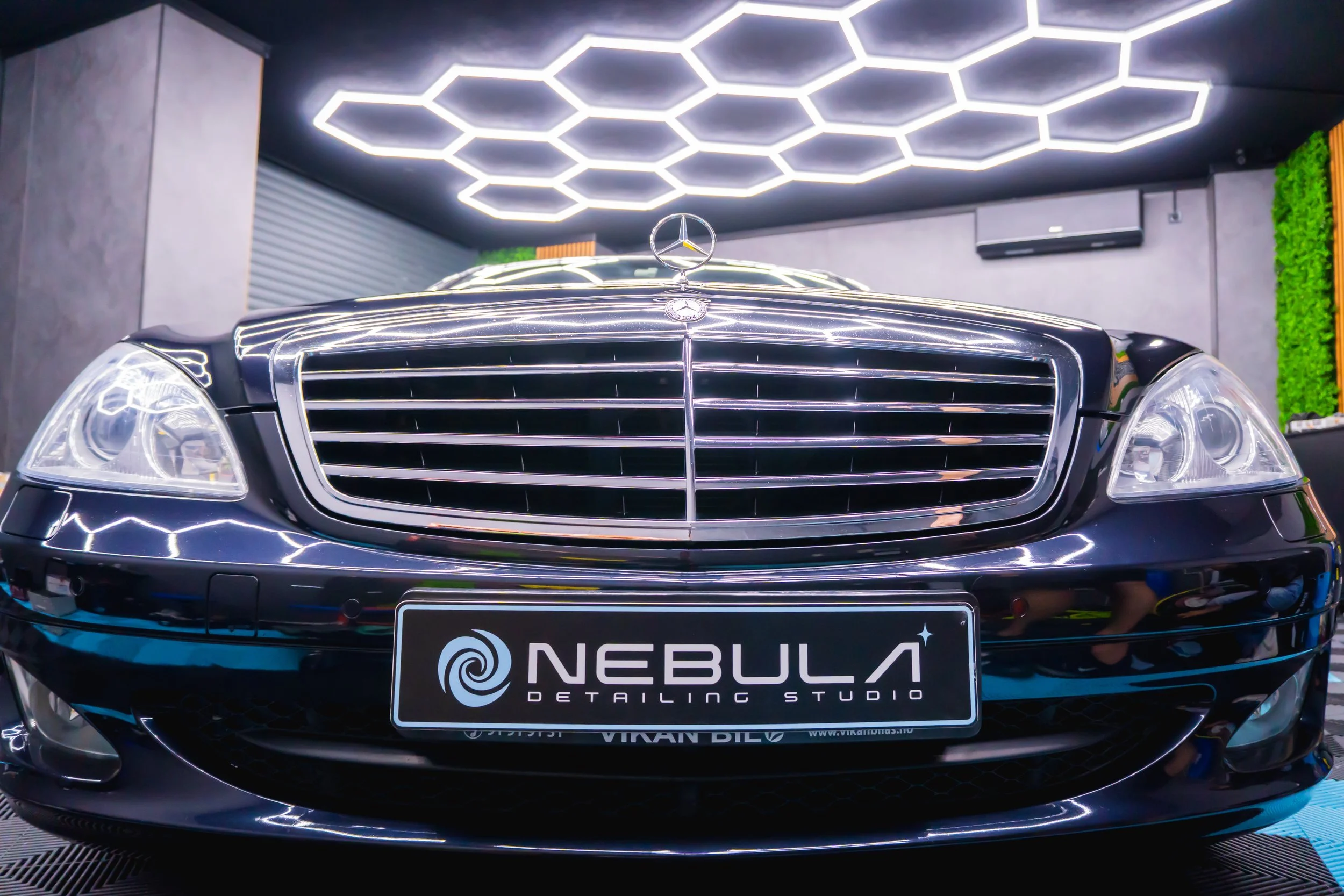 Mercedes-Benz S 350 след реставрация на фарове и полиране