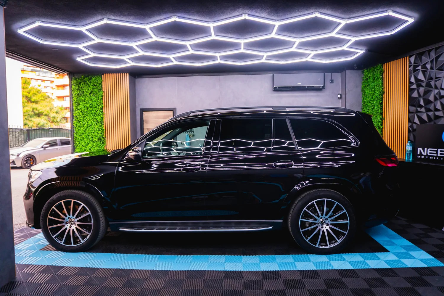 Профил на Mercedes-Benz GLS след детайлинг