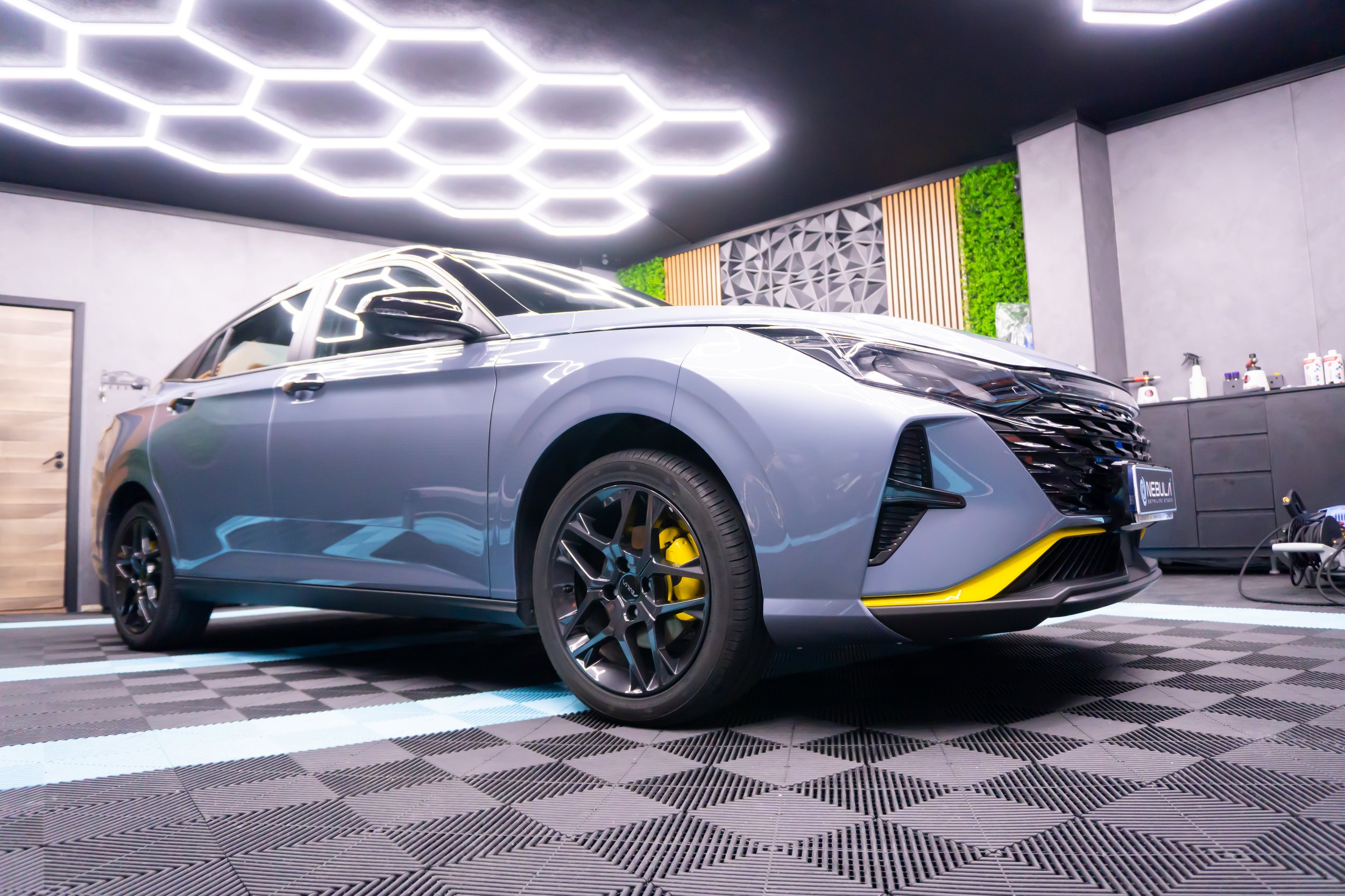 Dongfeng след едностъпково полиране и 5-годишна керамична защита в Nebula Detailing Studio