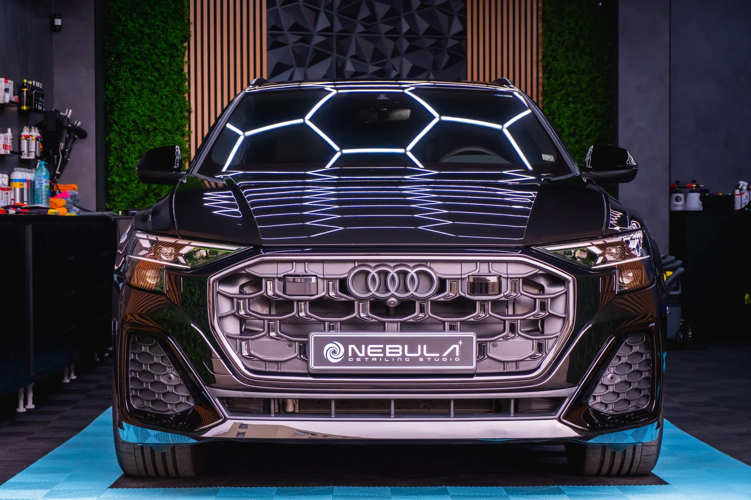 Audi Q8 след многостъпкова корекция и 5-годишна керамична защита