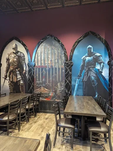 The Throne Room, knights on the walls