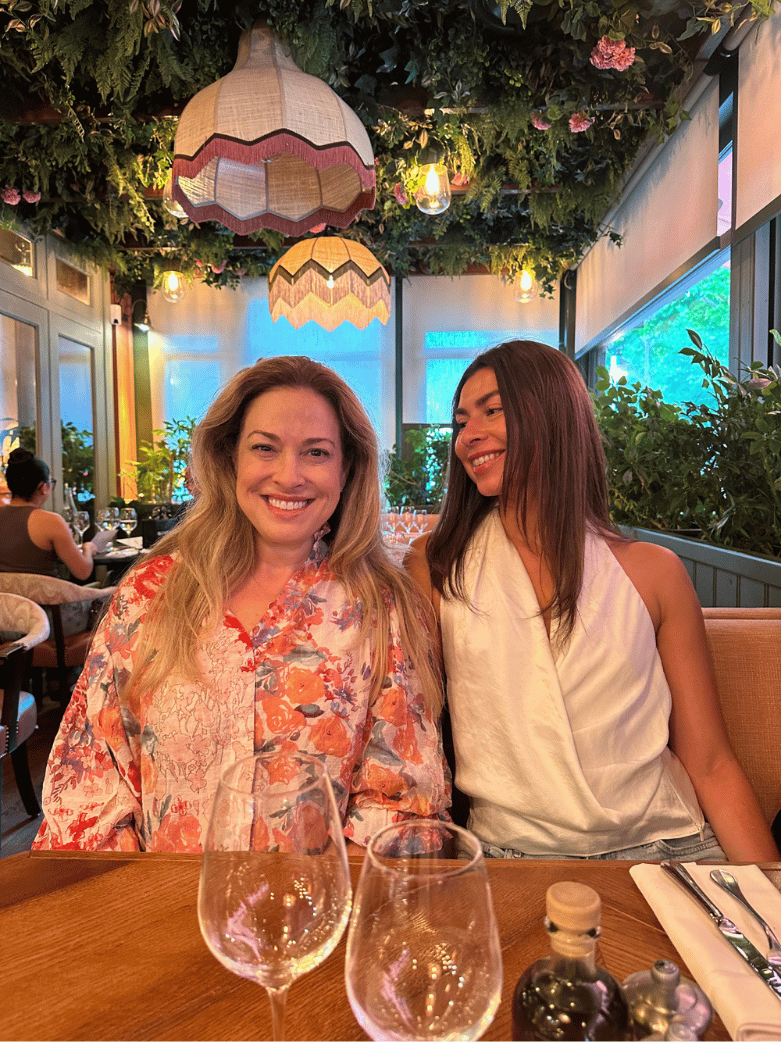 Suzanne and Bella