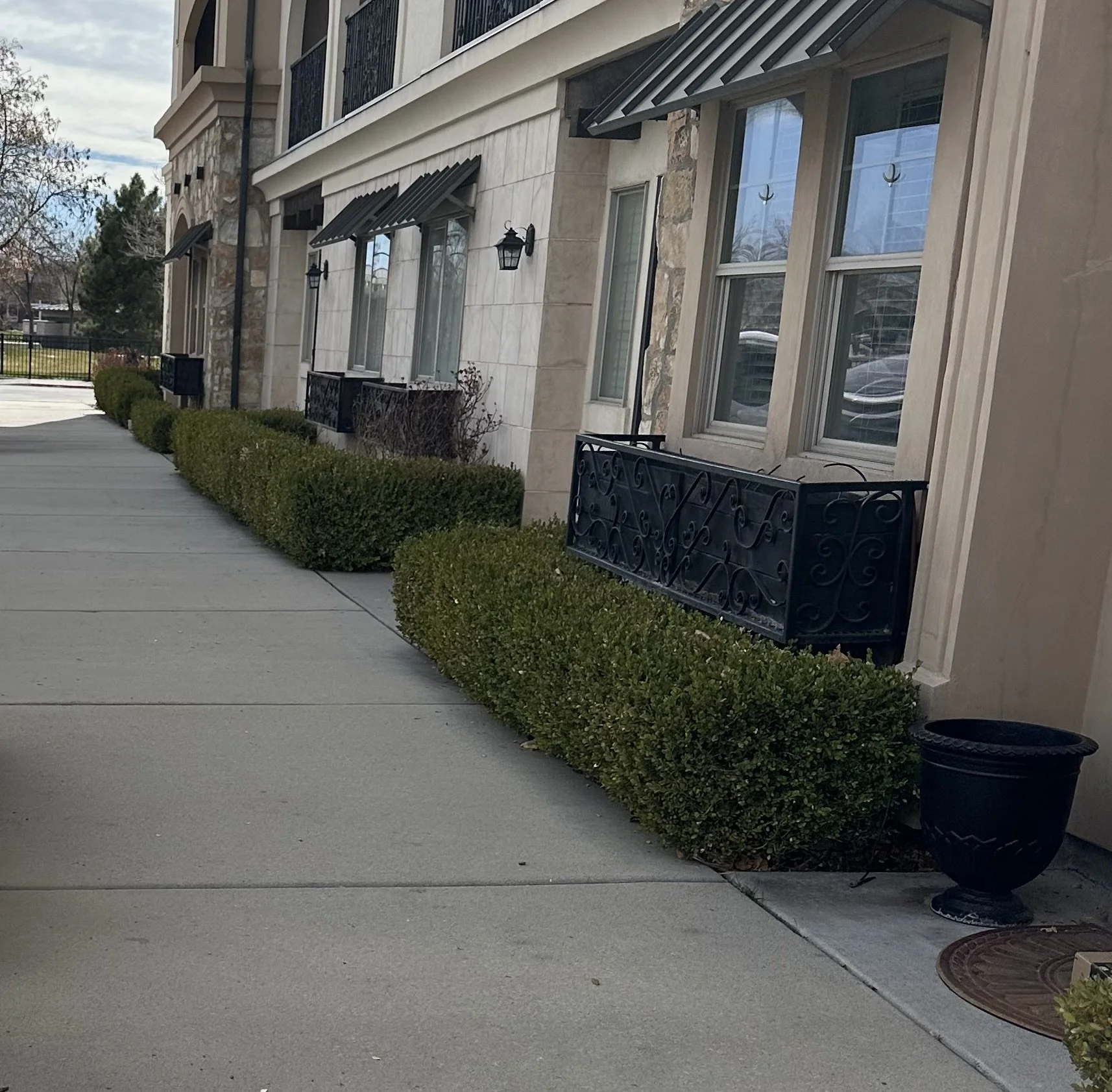 Shrub trimming in Utah County