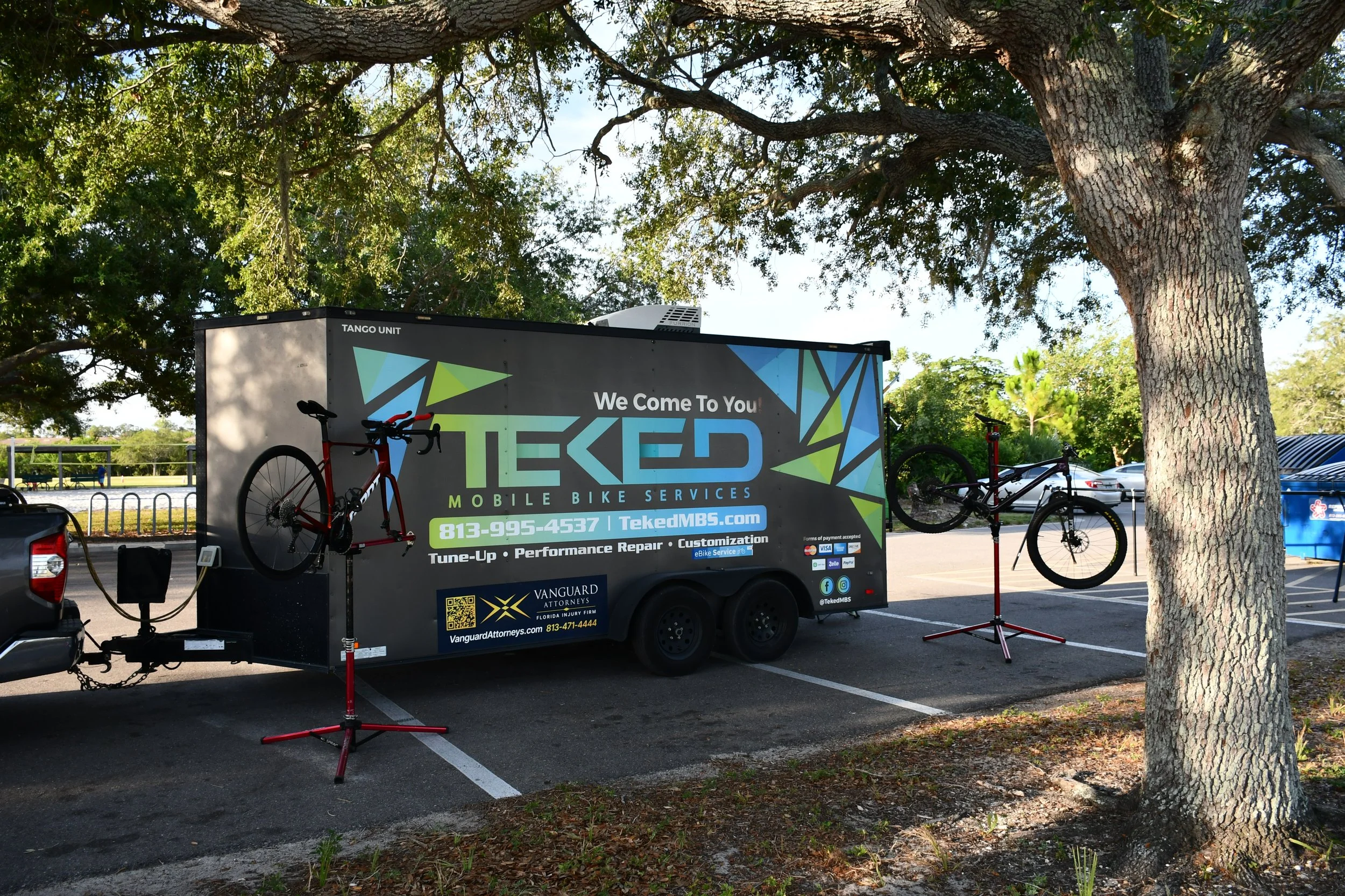 Mobile workshop set up for an on-site service
