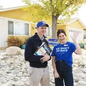 Kathryn Hahn canvasses for George Whitesides in CA 