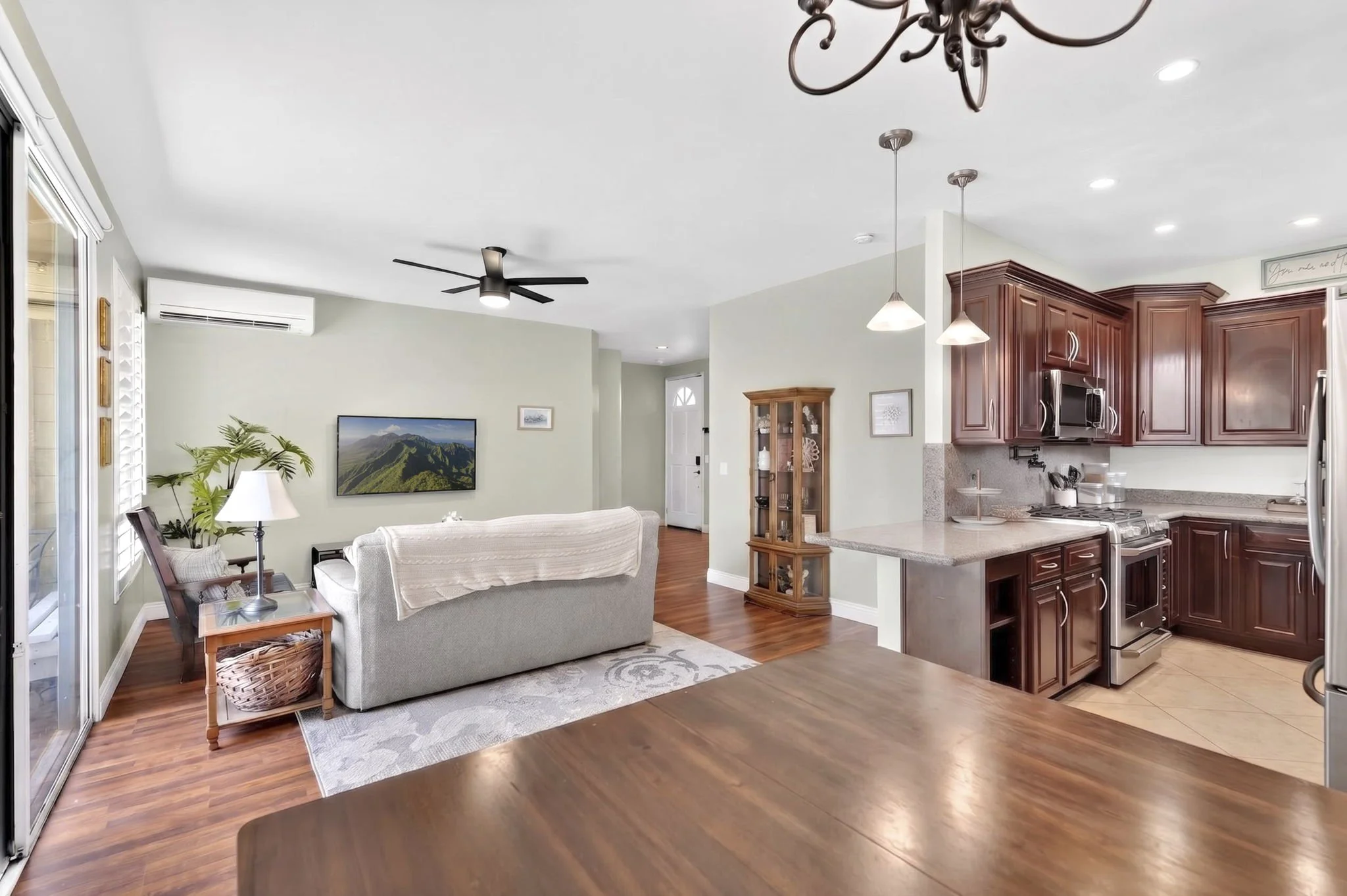 Open living area looking through to the kitchen and dining nook, Kapolei