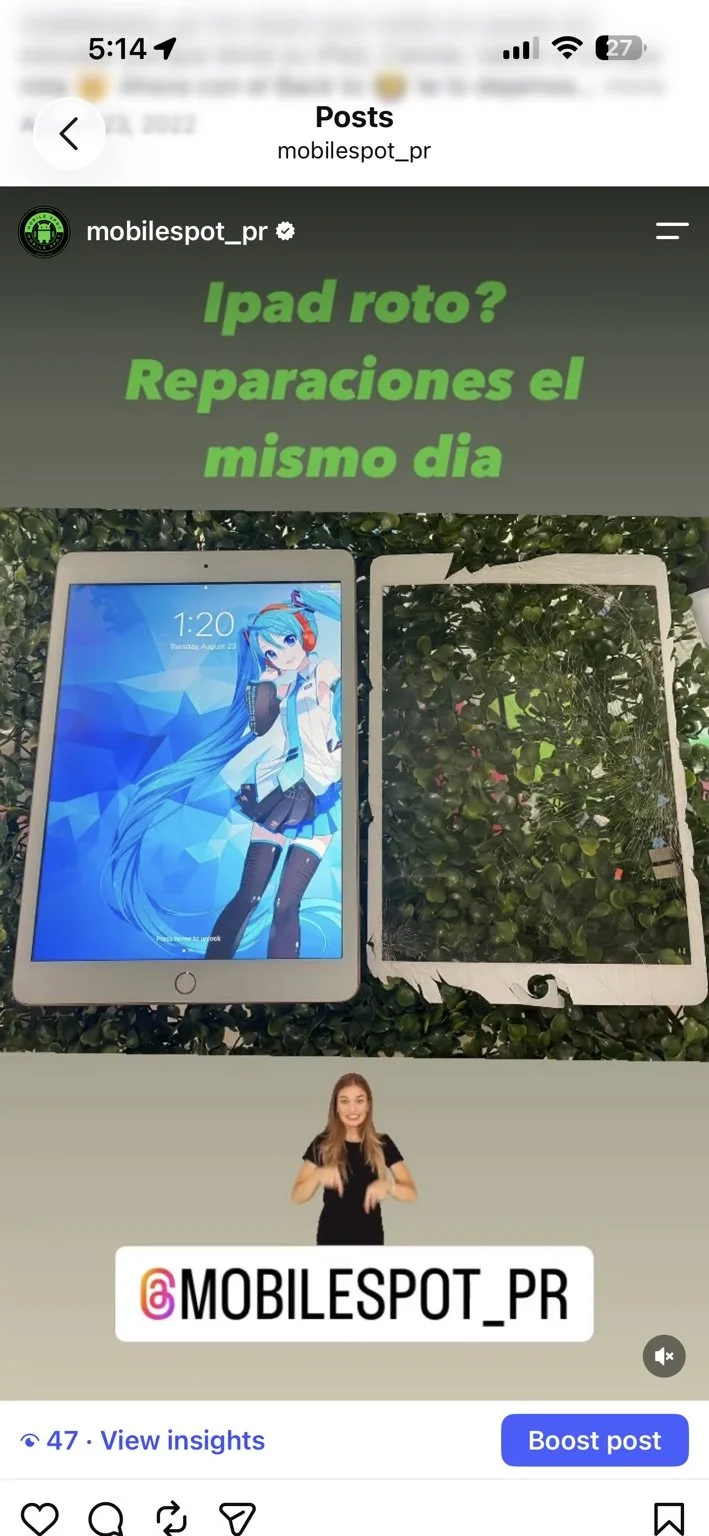 iPad encendido después del cambio de cristal junto al cristal roto retirado