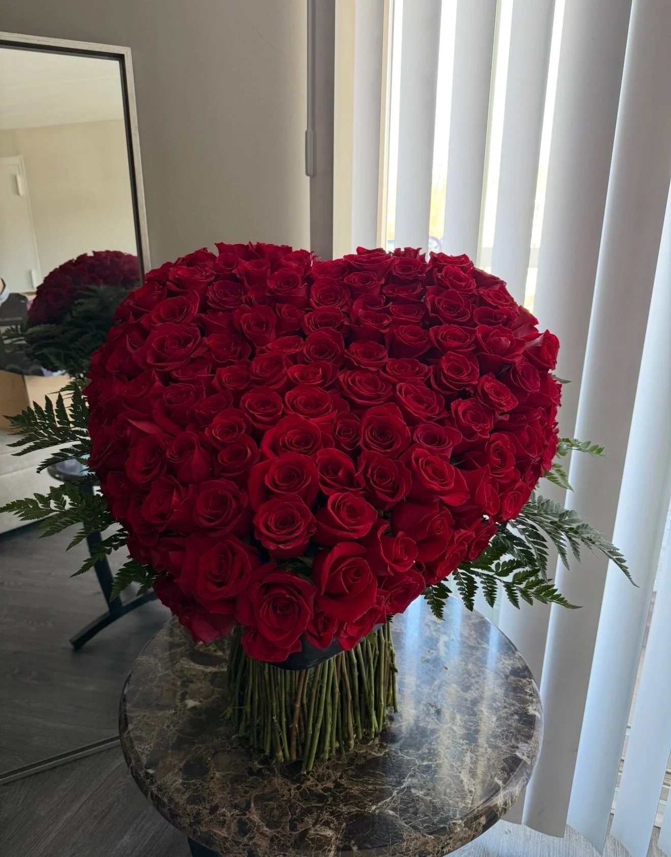 150ct wooden standing heart arrangement