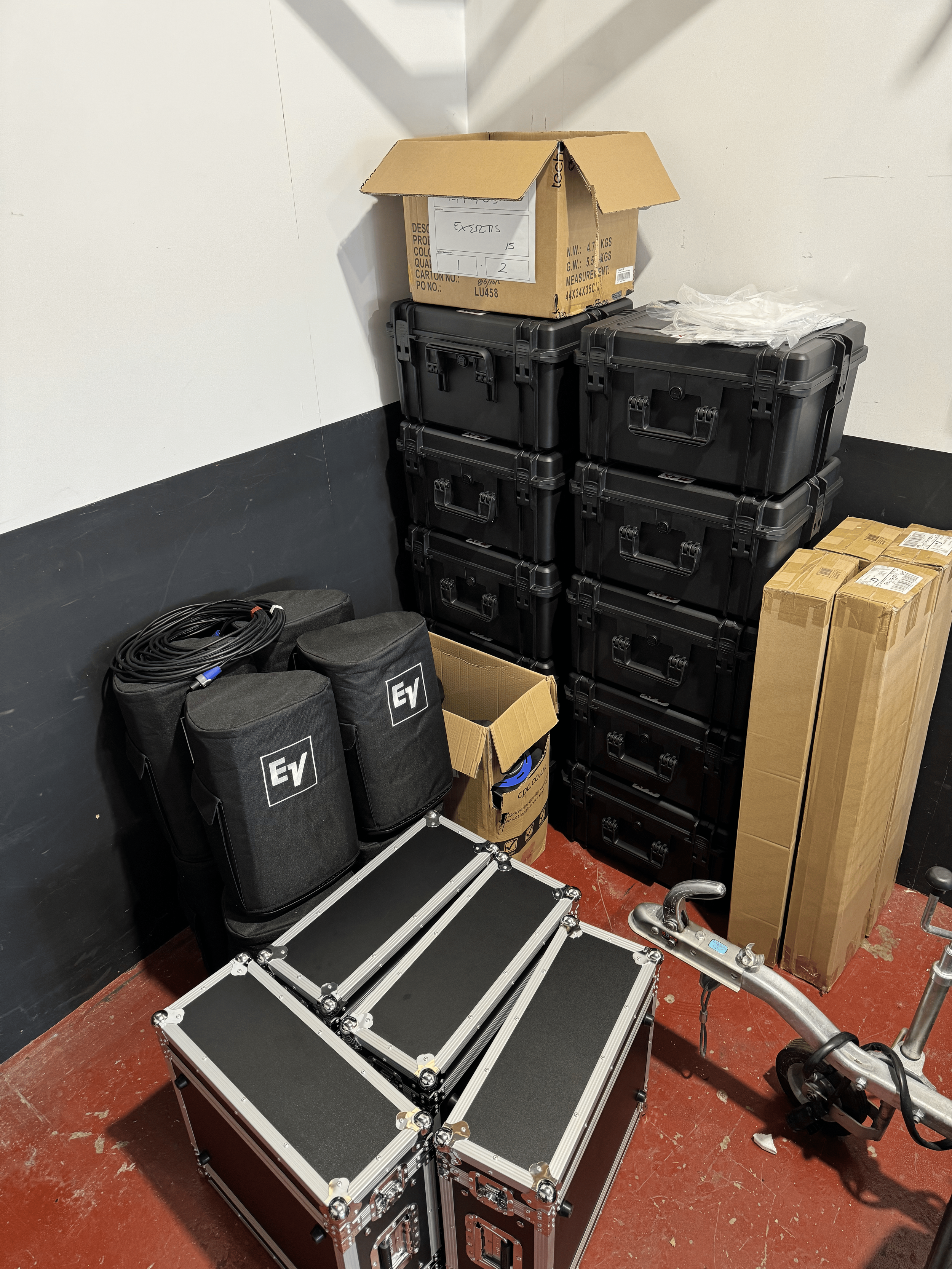 Portable cinema equipment