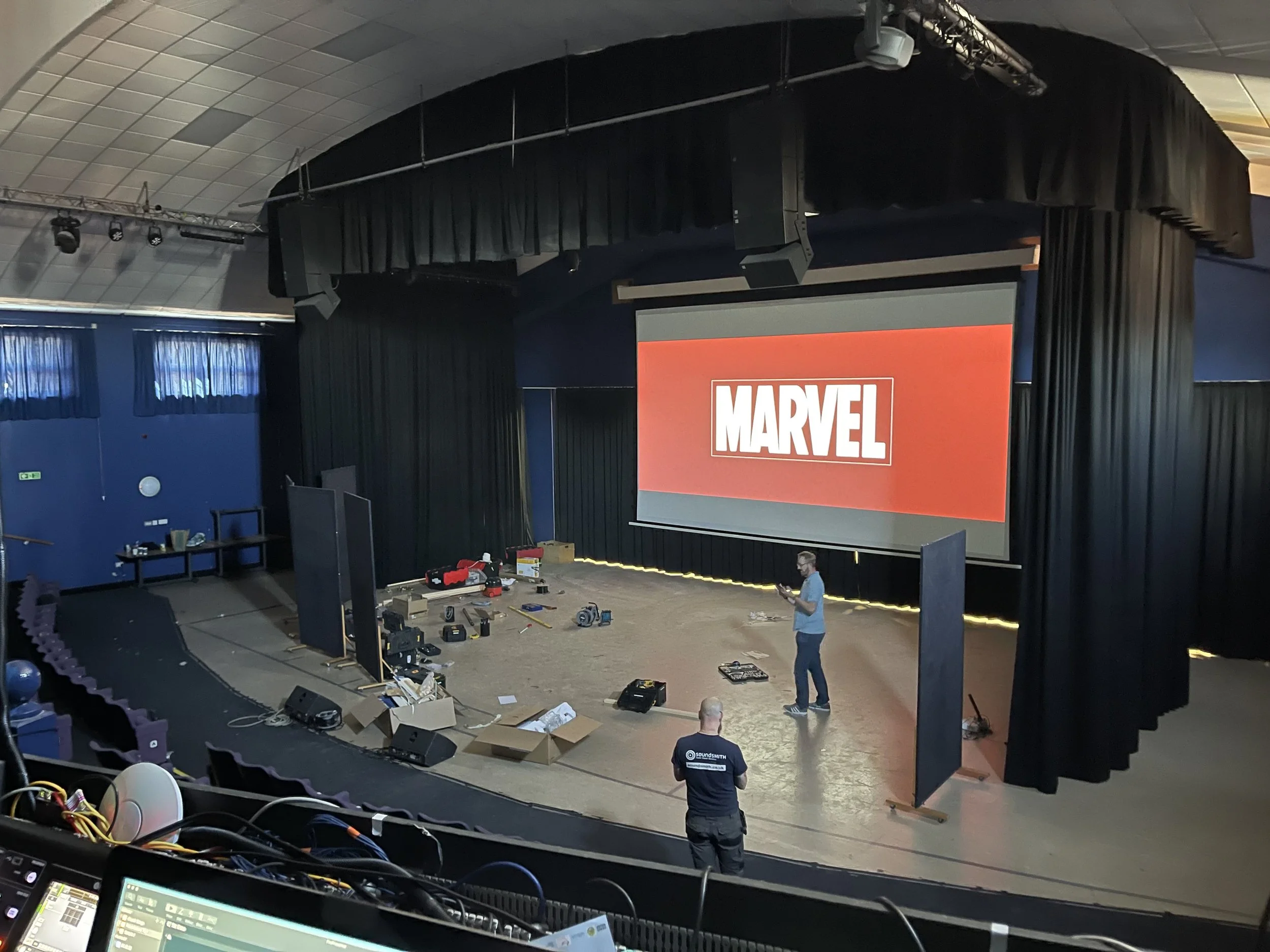 Large-scale cinema installation