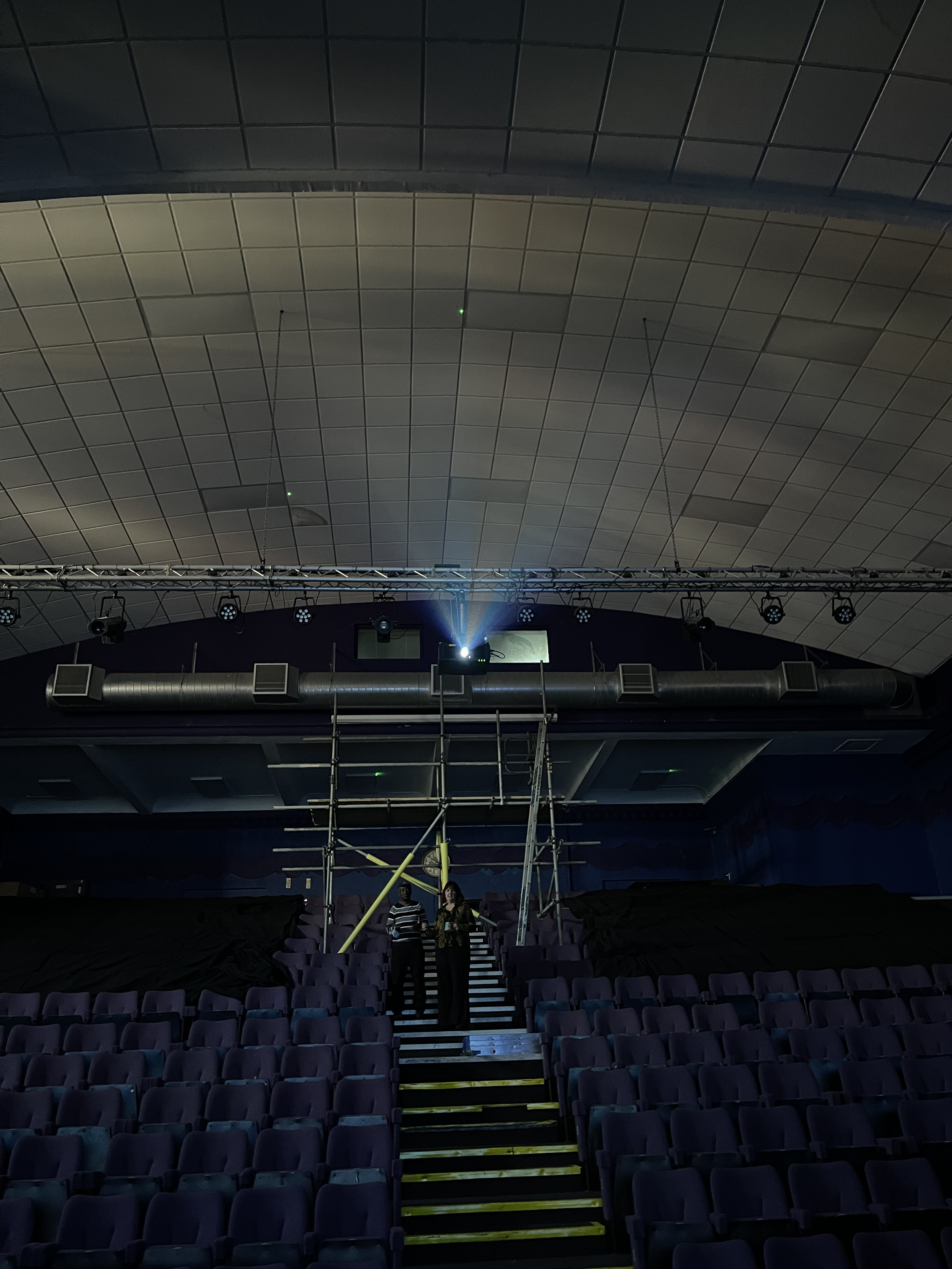 Projection installation