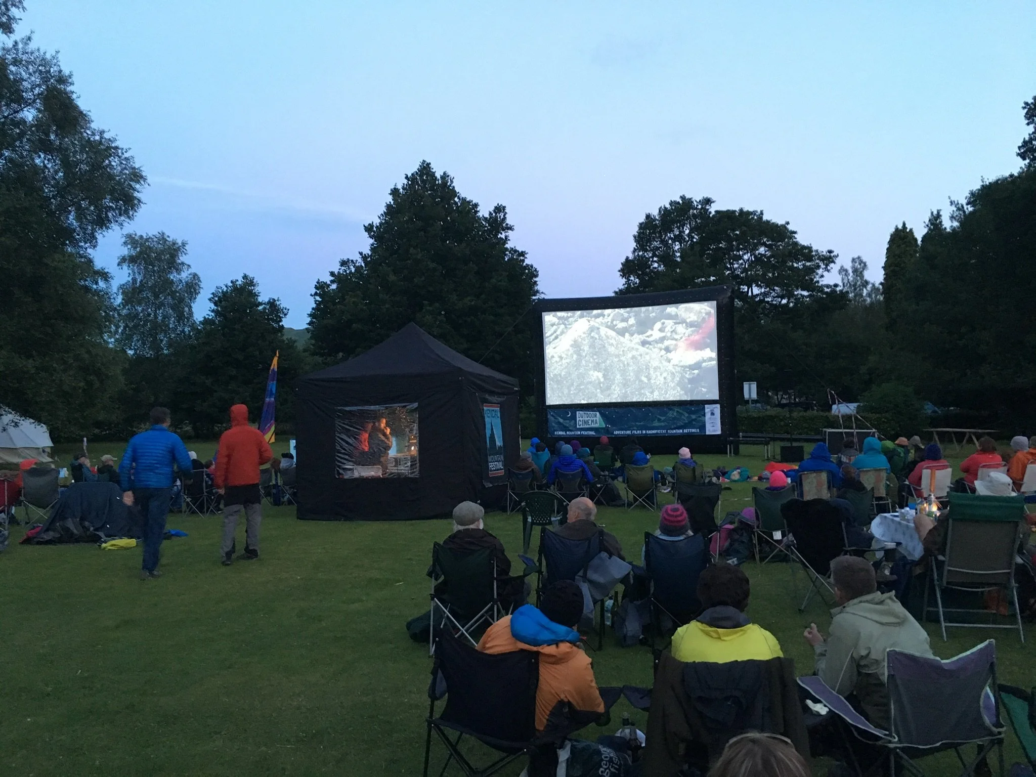 Outdoor projection cinema