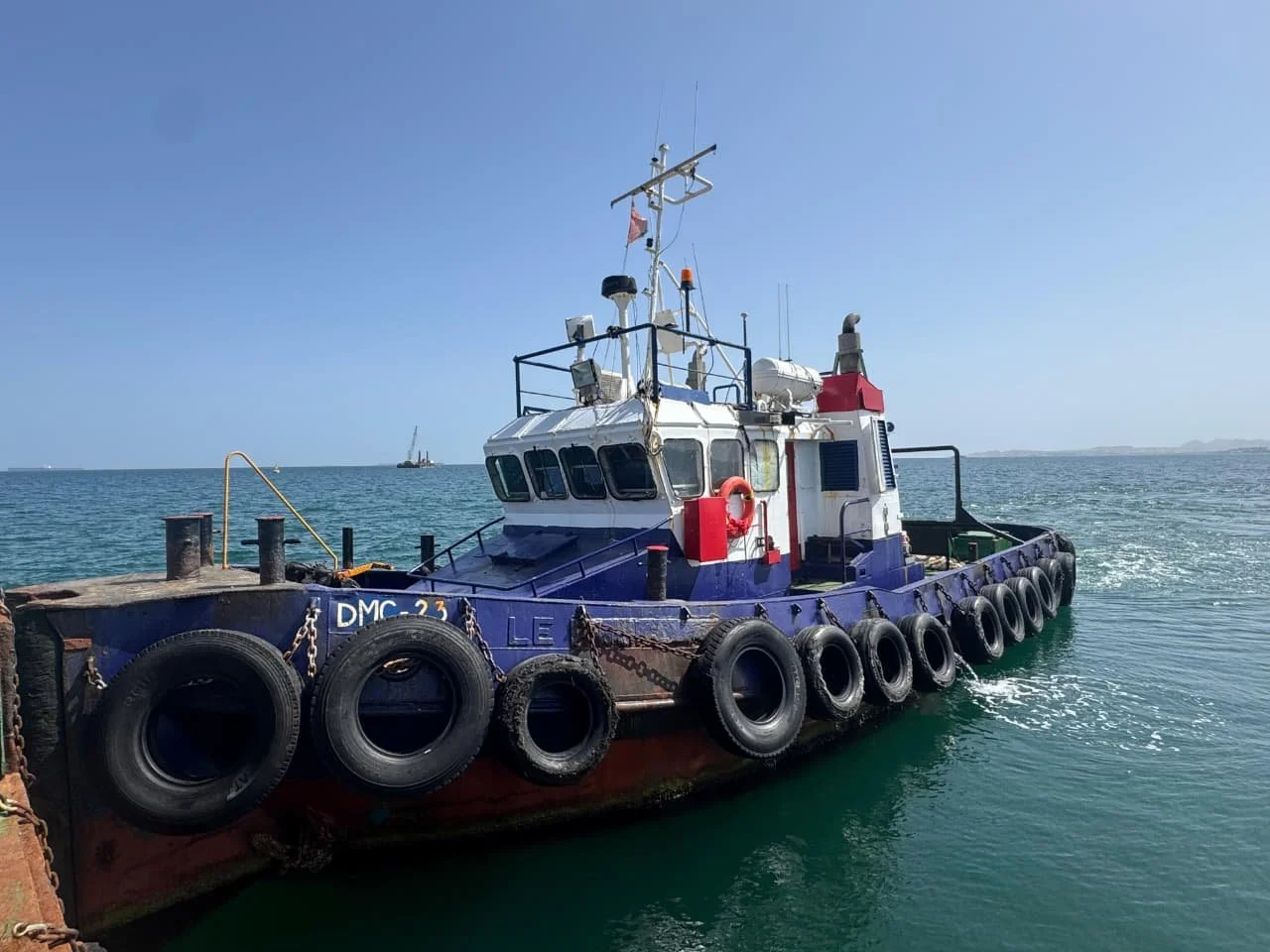 DMC 23 Inshore Tug