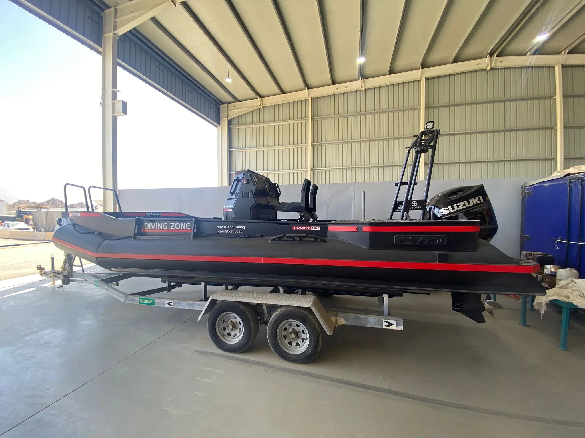 TS 7700 Rescue and Diving Boat