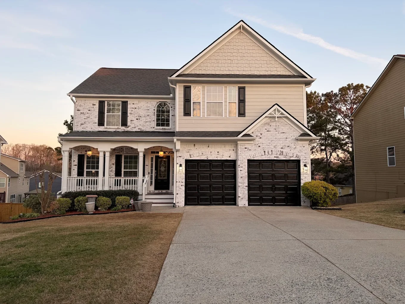 Limewashed brick home in Alpharetta, Georgia