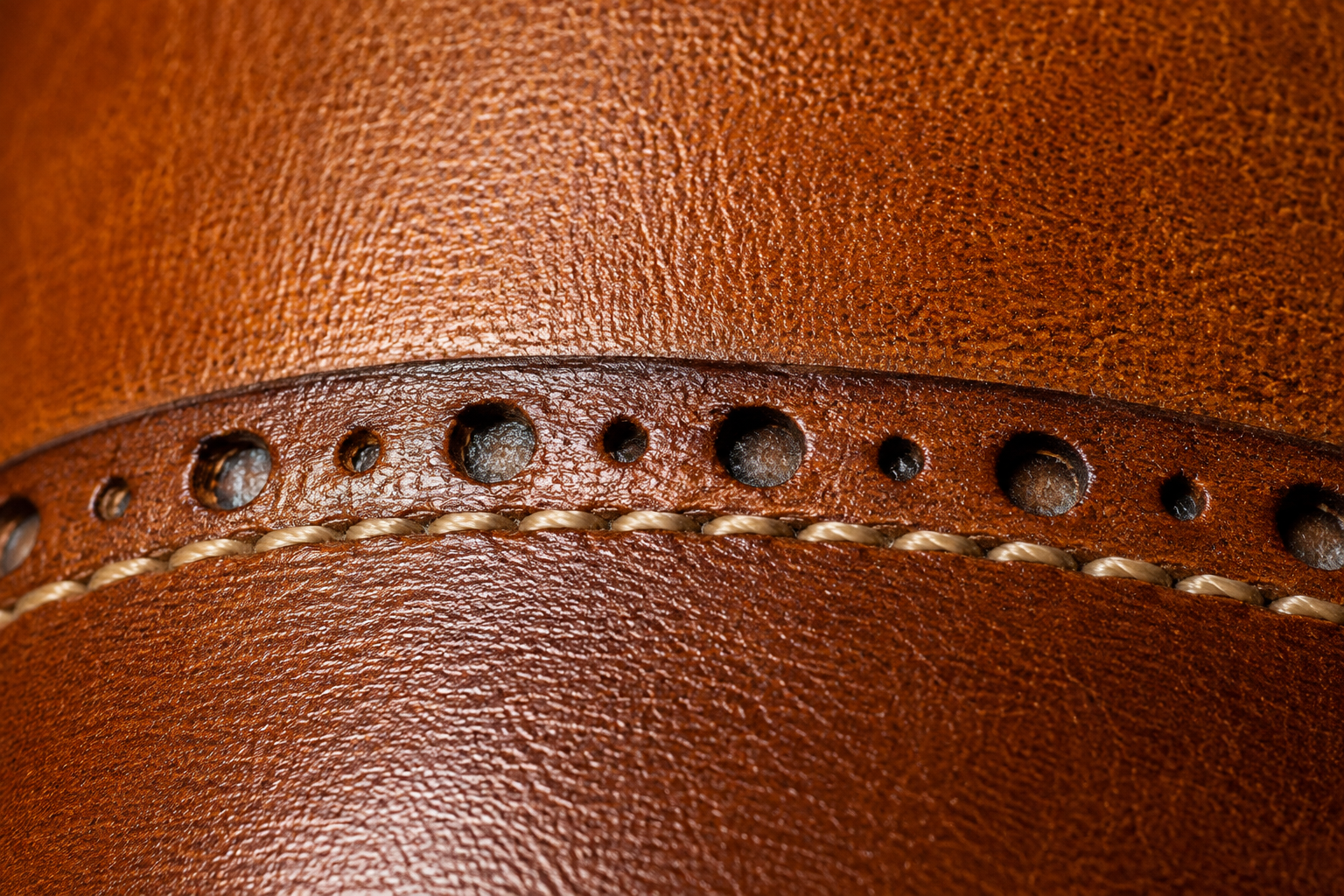 Quarter-brogue + cap-toe seam macro