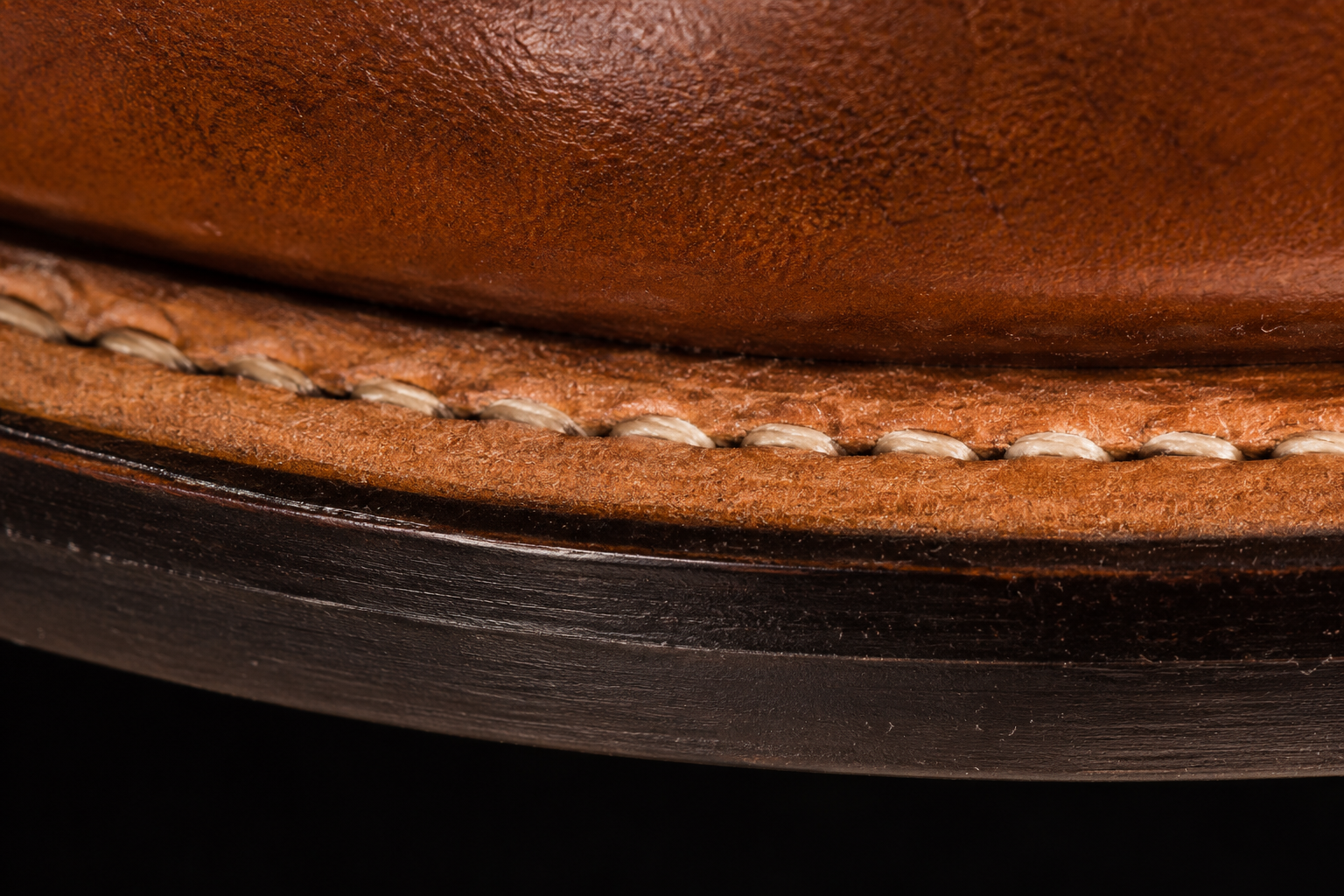 Welt + cream stitching junction macro