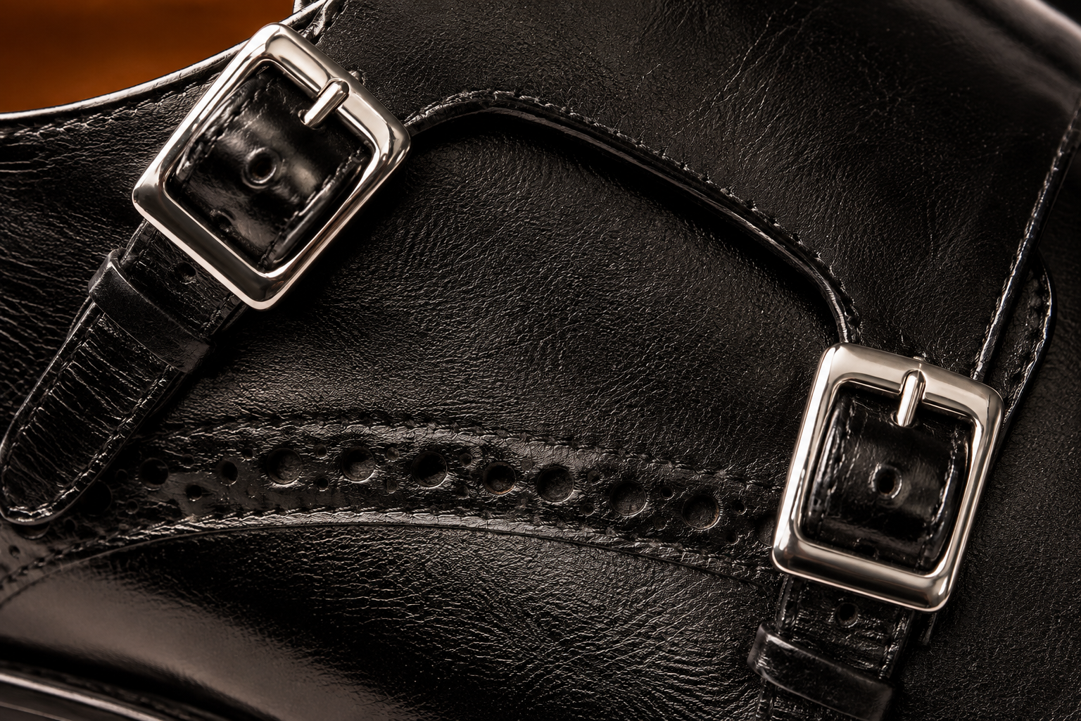 Twin buckle + brogue macro