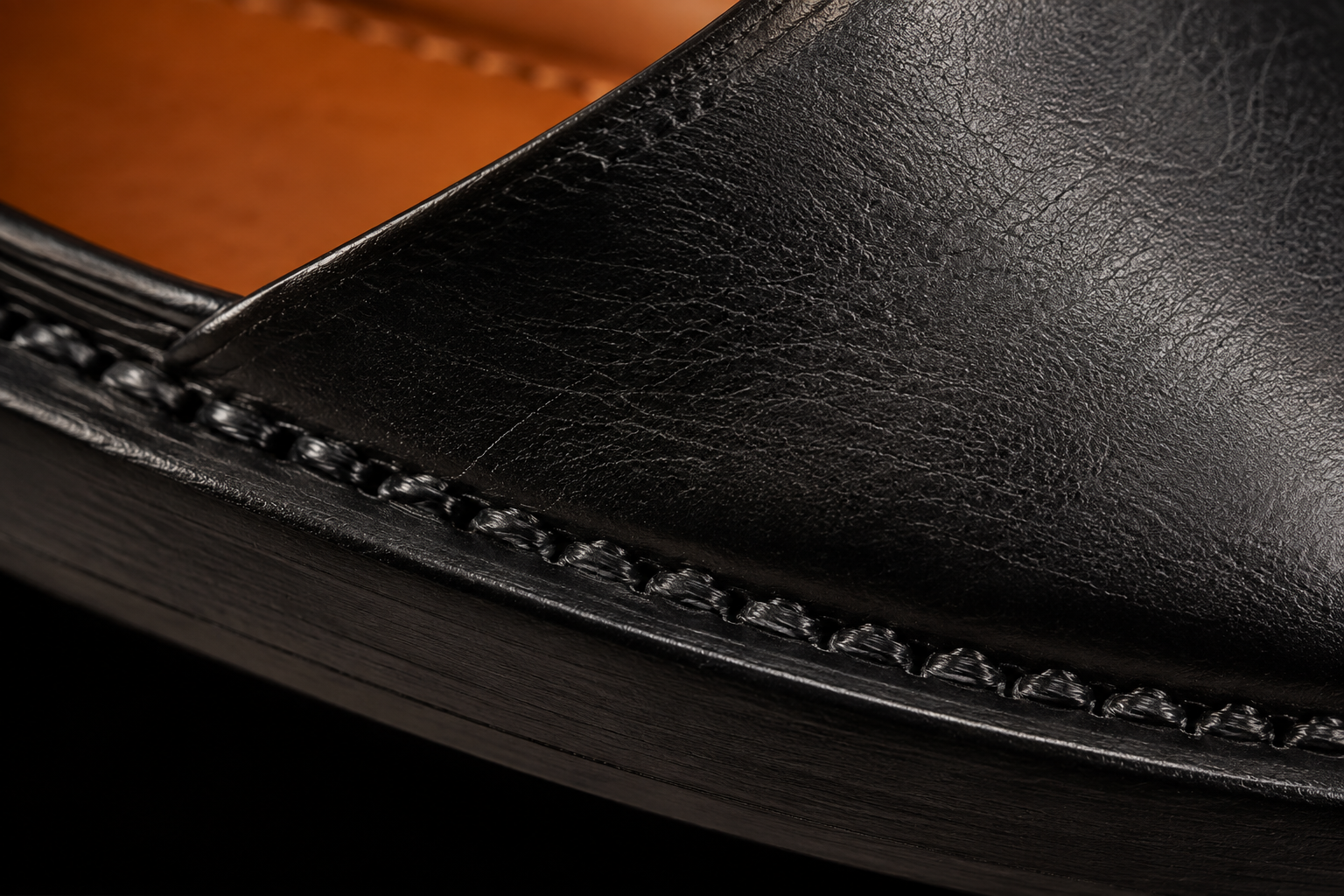 Interior lining and welt junction