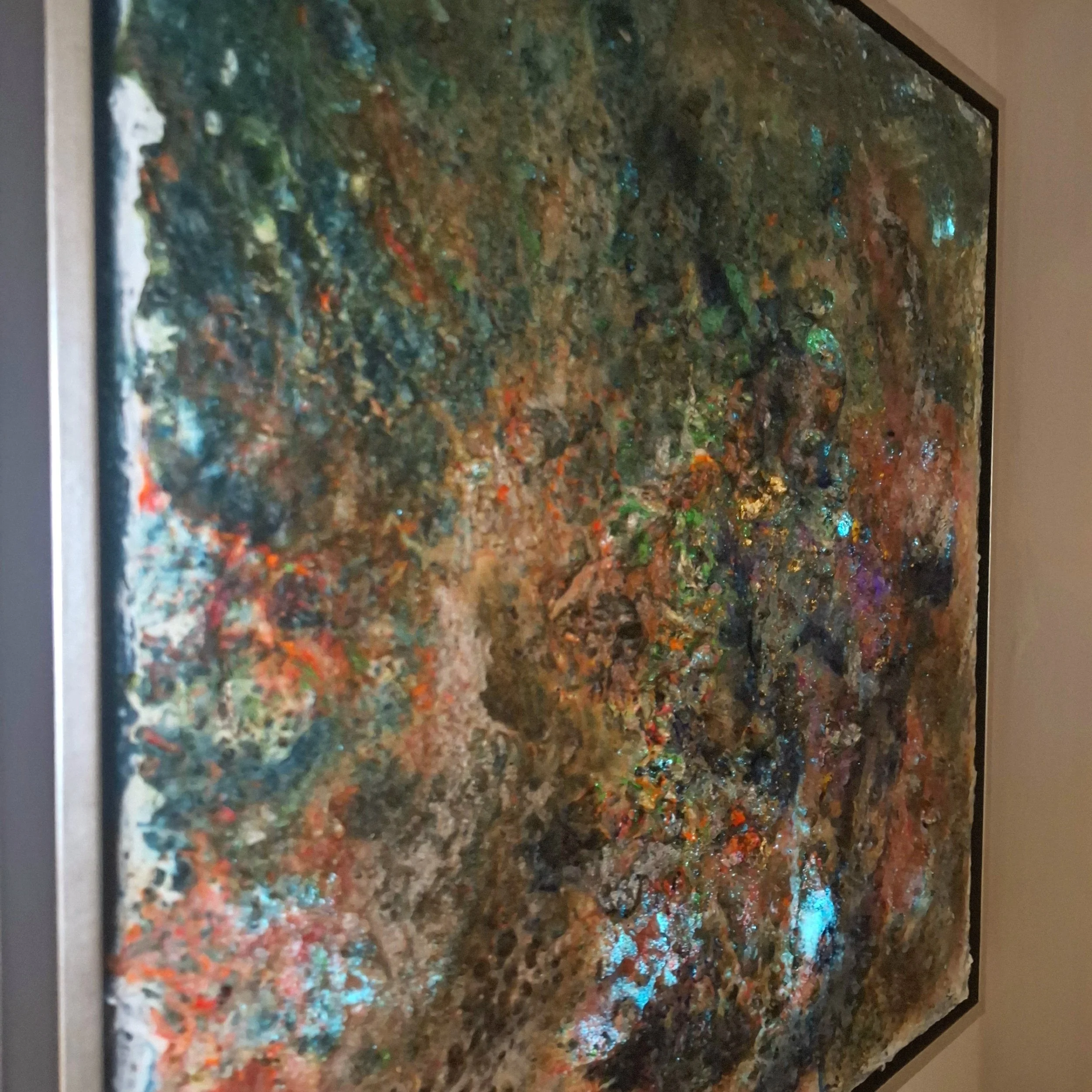 Seitenansicht – Relief & Schattenfuge von „Unter der Haut des Sediments“