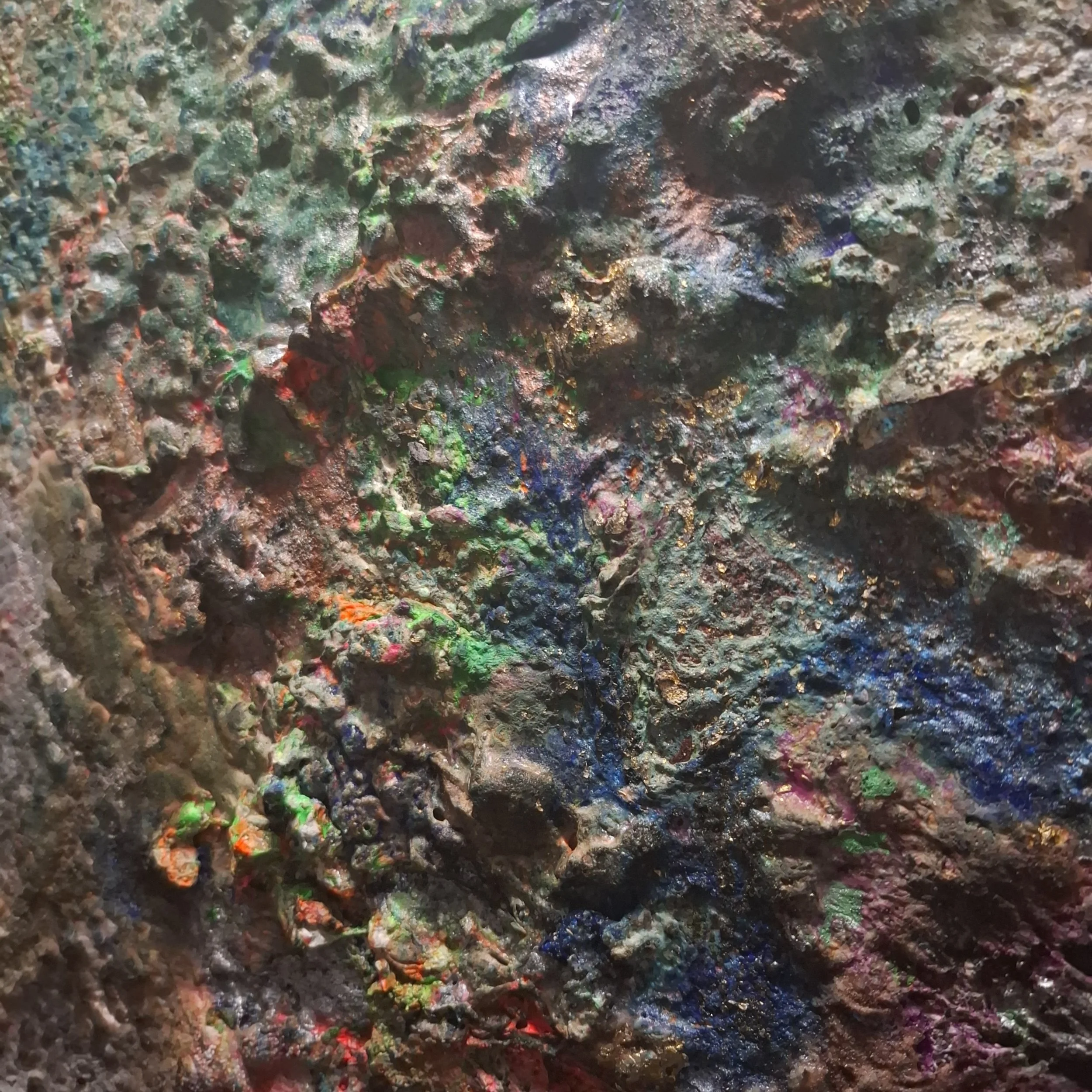 Detail – Materialhaut & Tiefenstruktur von „Unter der Haut des Sediments“
