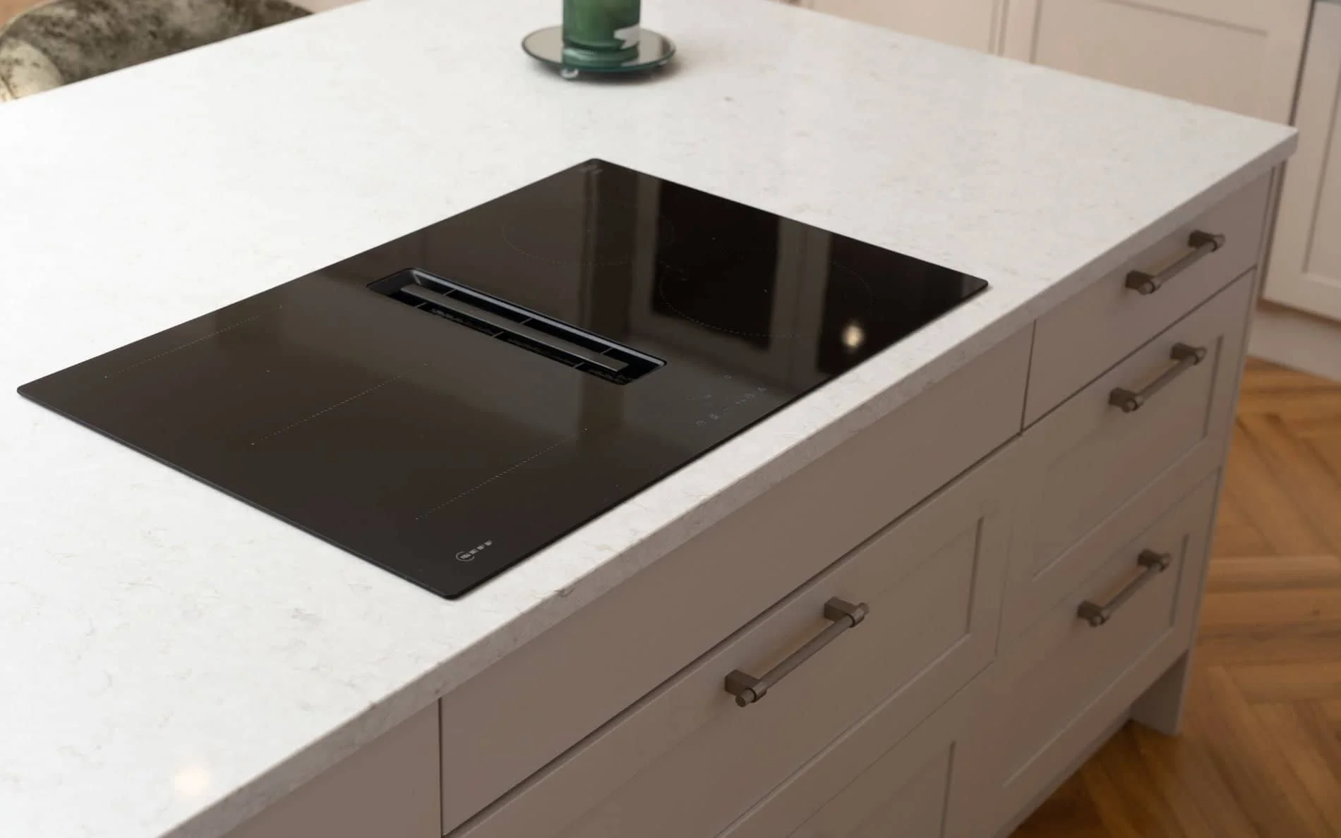 Hobs and extraction