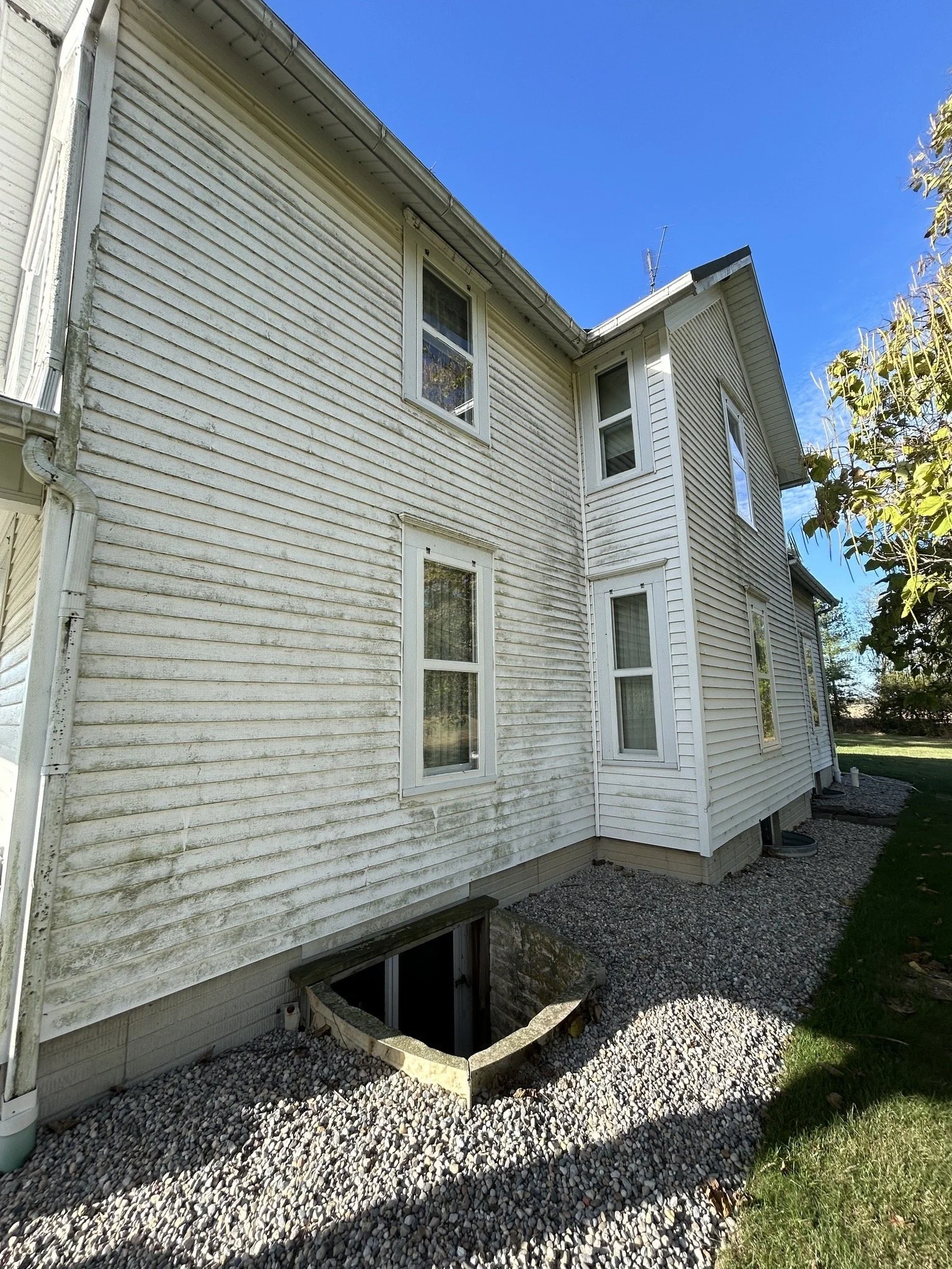 Before house washing in Gaithersburg Maryland