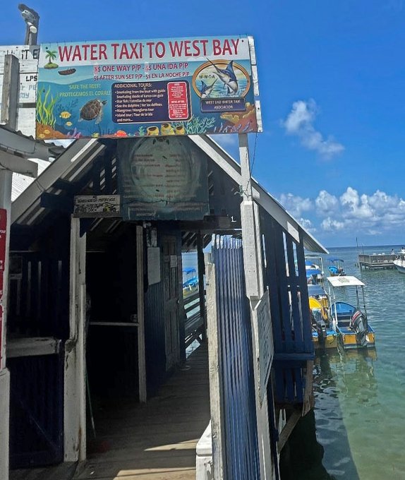 Muelle de taxi acuático en Roatán