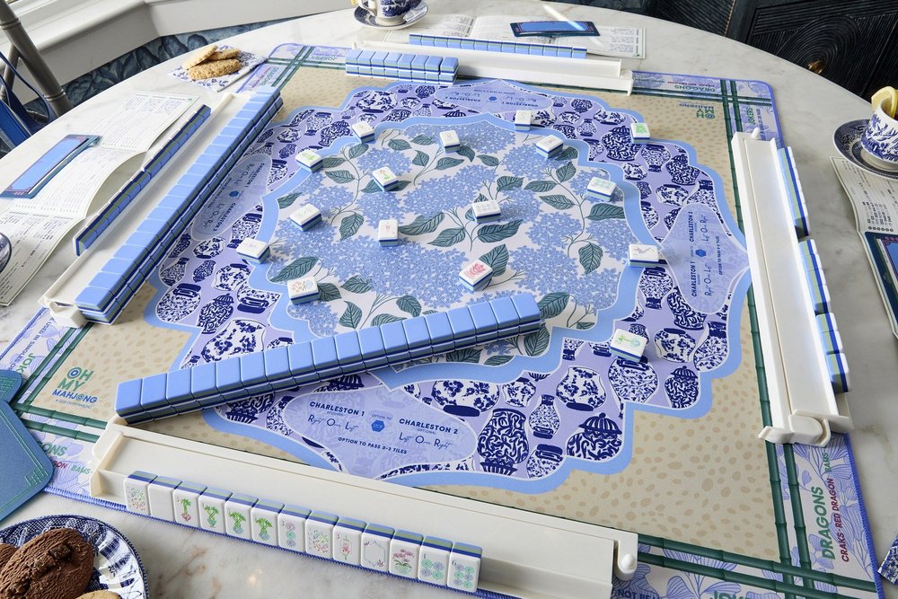 Oh My Mahjong Moonlight mahjong tiles at the table: Moonlight on the Oh My Mahjong Luna mat · photo: Oh My Mahjong
