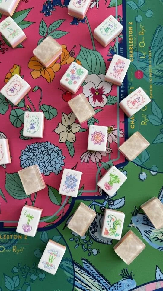 Oh My Mahjong Pearlescent mahjong tiles at the table: Pearlescent at my table