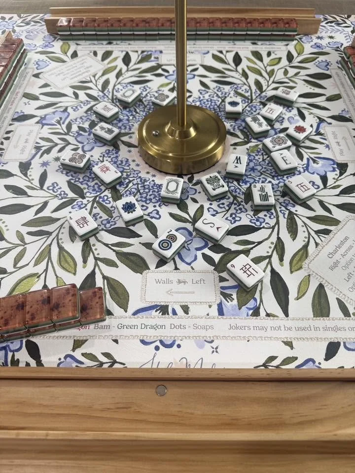 Oh My Mahjong Heritage mahjong tiles at the table: Heritage at my table