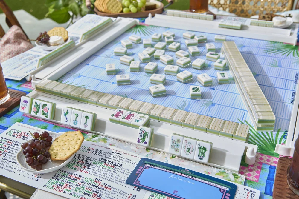 Oh My Mahjong Palm Royale mahjong tiles at the table: Palm Royale on the Oh My Mahjong Palm Paradise mat · photo: Oh My Mahjong