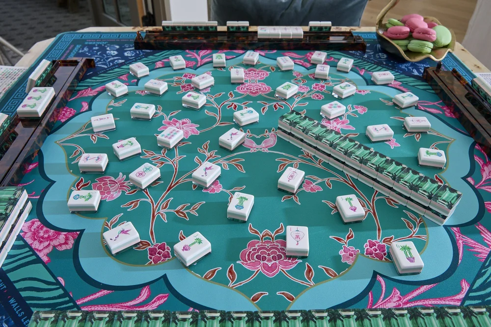 Oh My Mahjong Emerald mahjong tiles at the table: Emerald on the Oh My Mahjong Esme mat · photo: Oh My Mahjong
