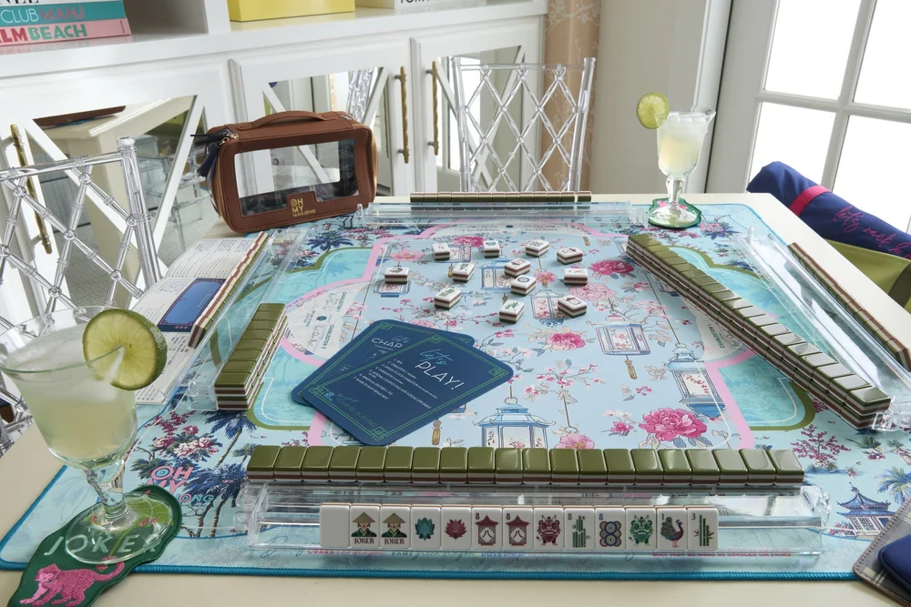 Oh My Mahjong Drake mahjong tiles at the table: Drake on the Oh My Mahjong Radiance mat · photo: Oh My Mahjong