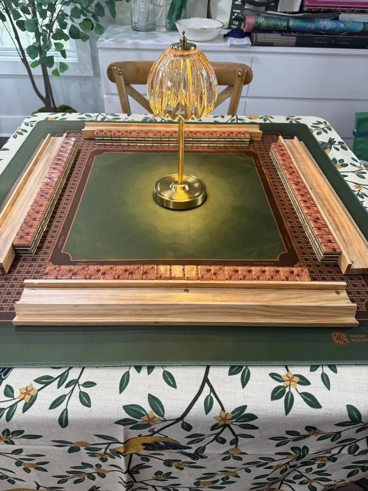 Oh My Mahjong Heritage mahjong tiles at the table: Heritage at my table
