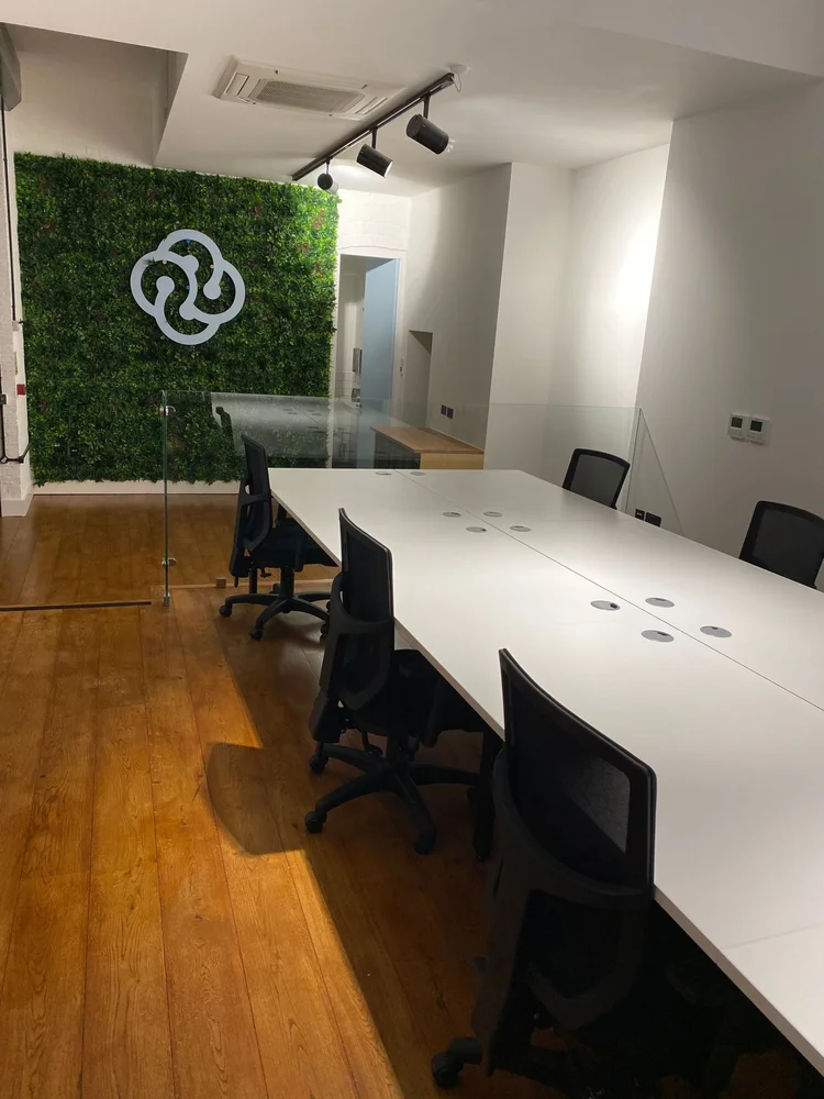 Meeting room in Old Street by RELM Interiors