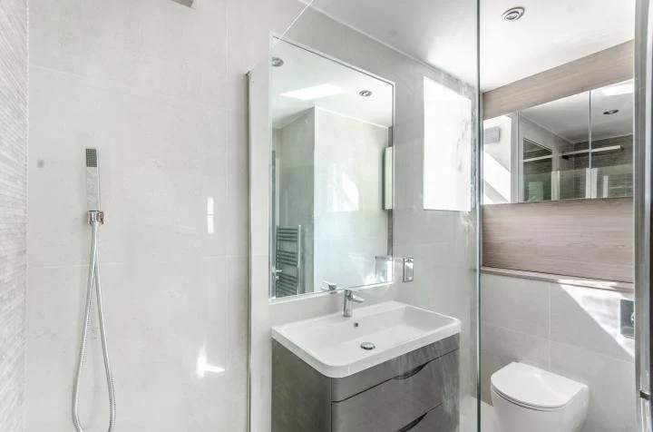 Bathroom in Marylebone by RELM Interiors