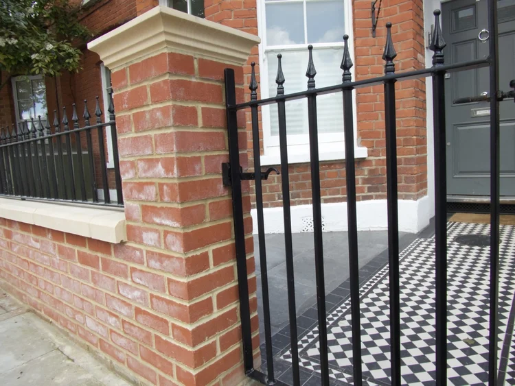 Victorian chequered path in Putney by RELM Interiors