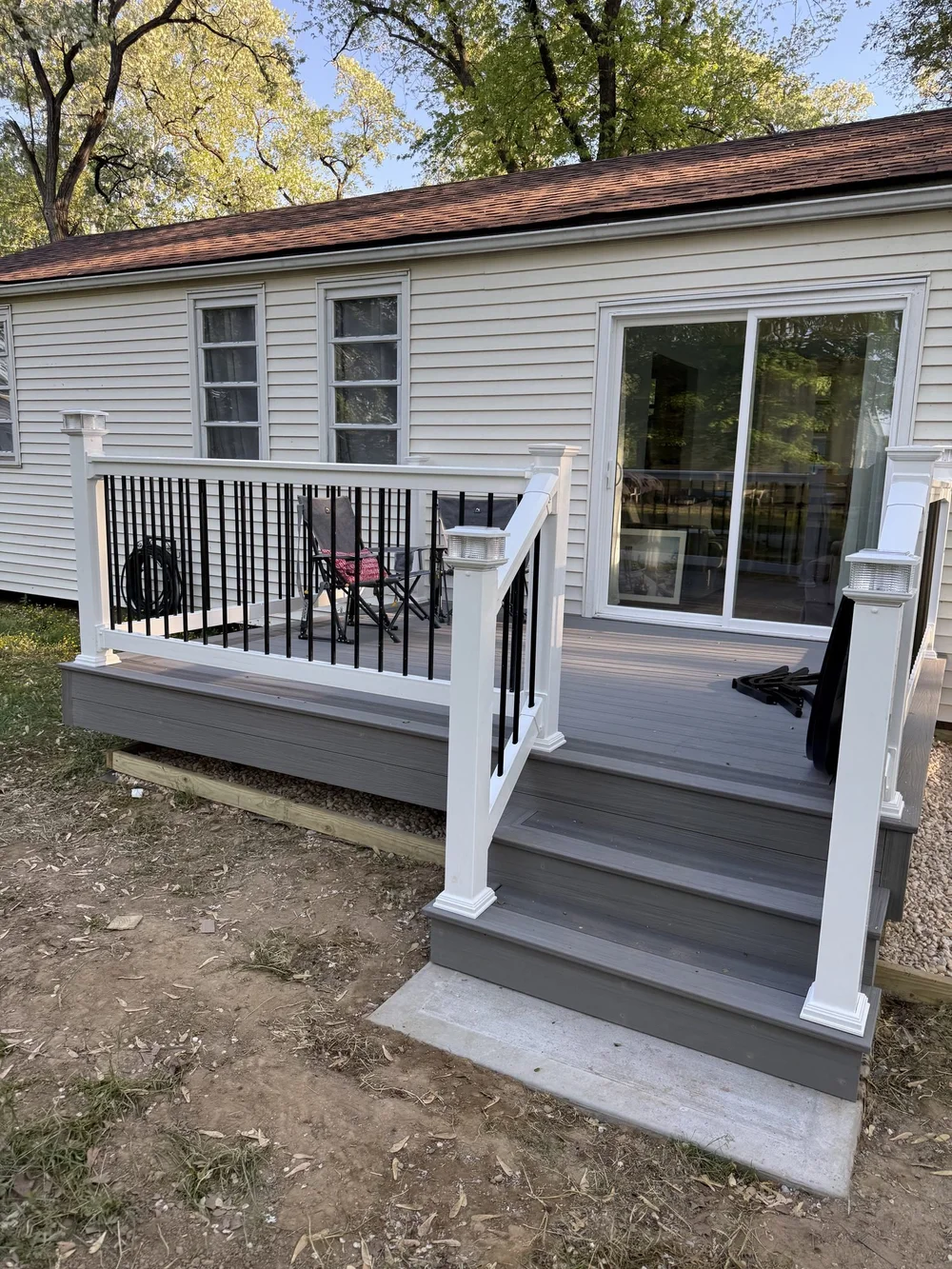 Composite deck with aluminum railing built by JMJ Home Remodeling in Philadelphia, PA