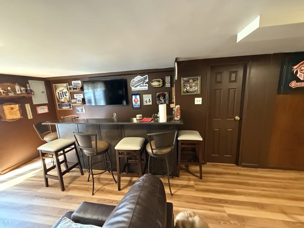 Finished basement bar area in a Northeast Philadelphia home