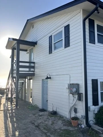 Side elevation and exterior staircase