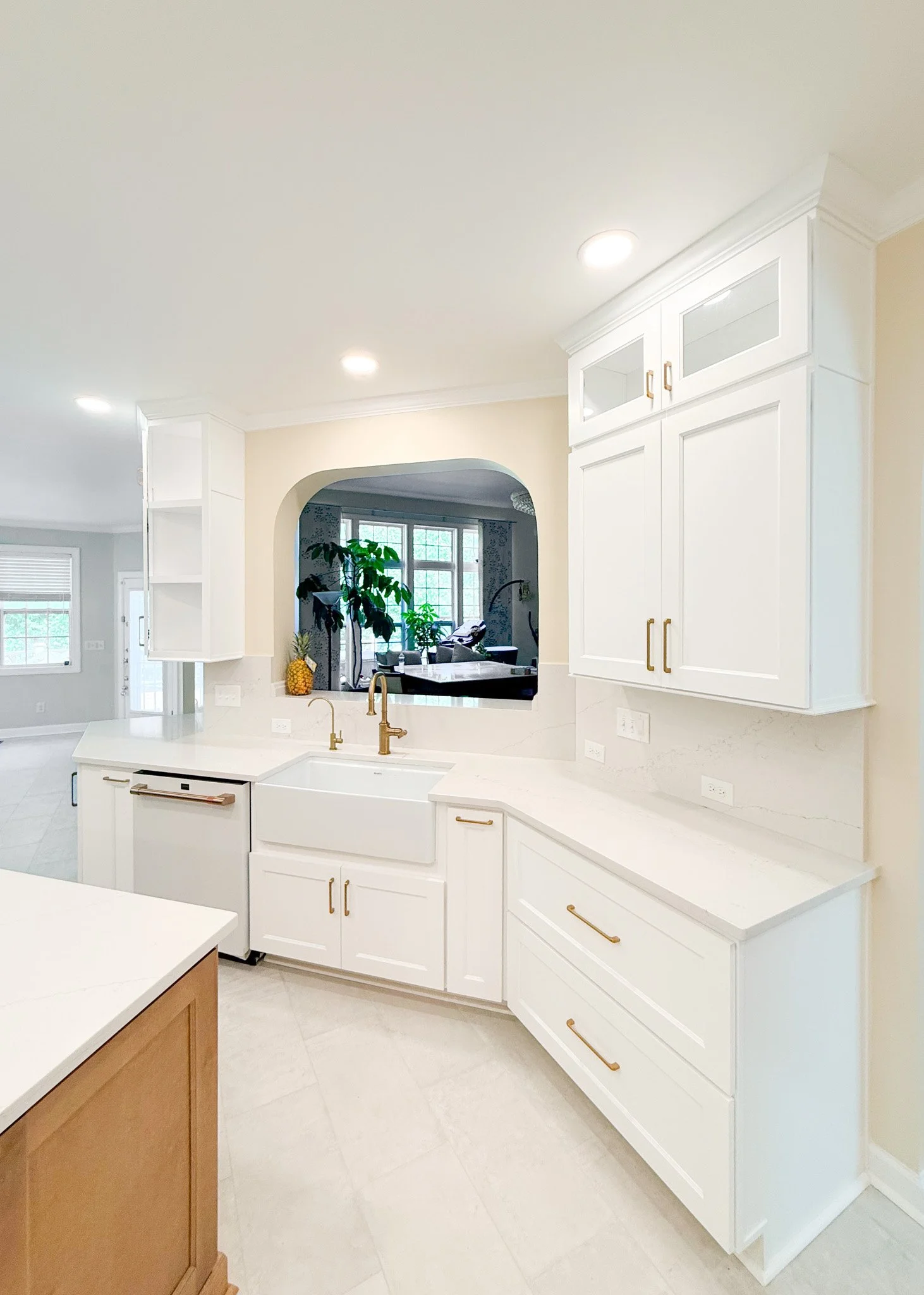 Quartz Countertops With Full Height Backsplash