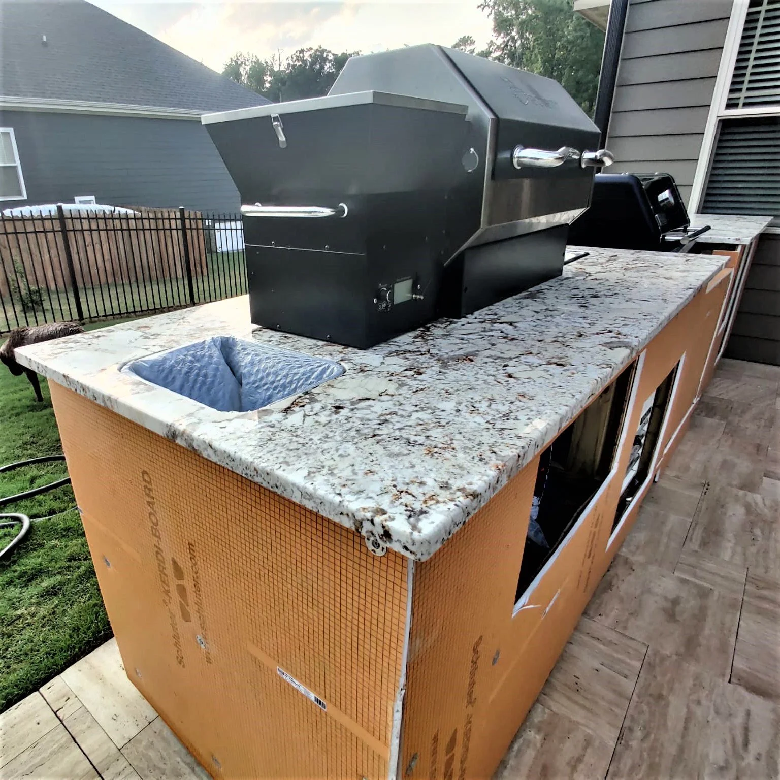 Outdoor Kitchen Granite Grill 2