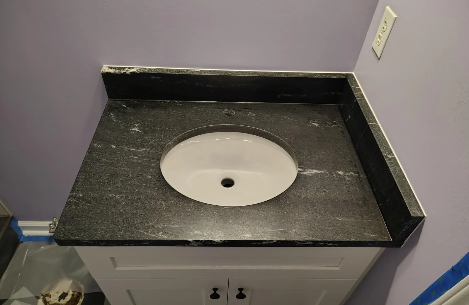 Bathroom Granite Negresco Leather