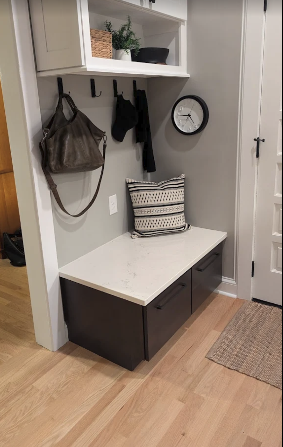 Mudroom Bench Quartz