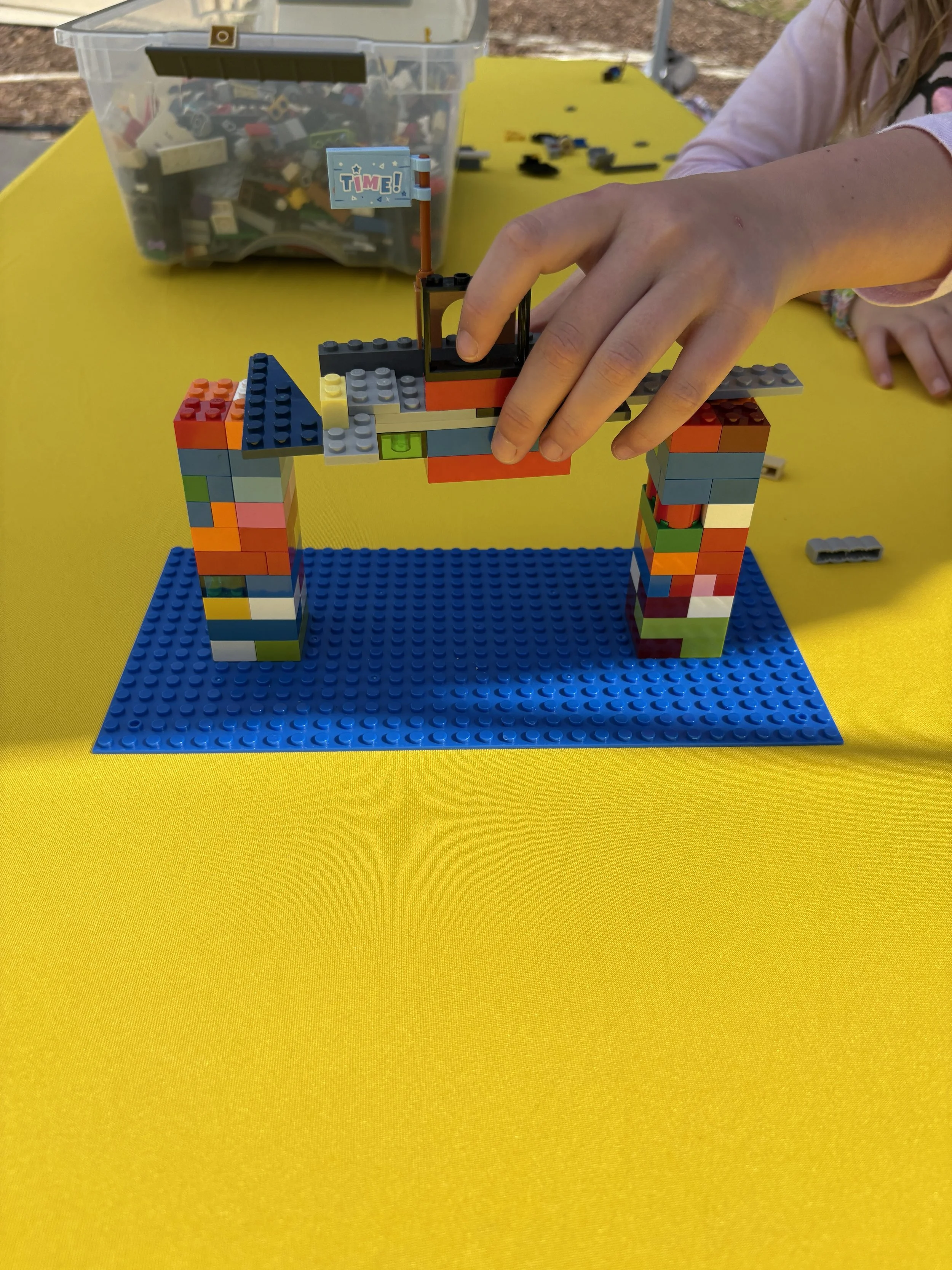 Kids building at Brick Pop party